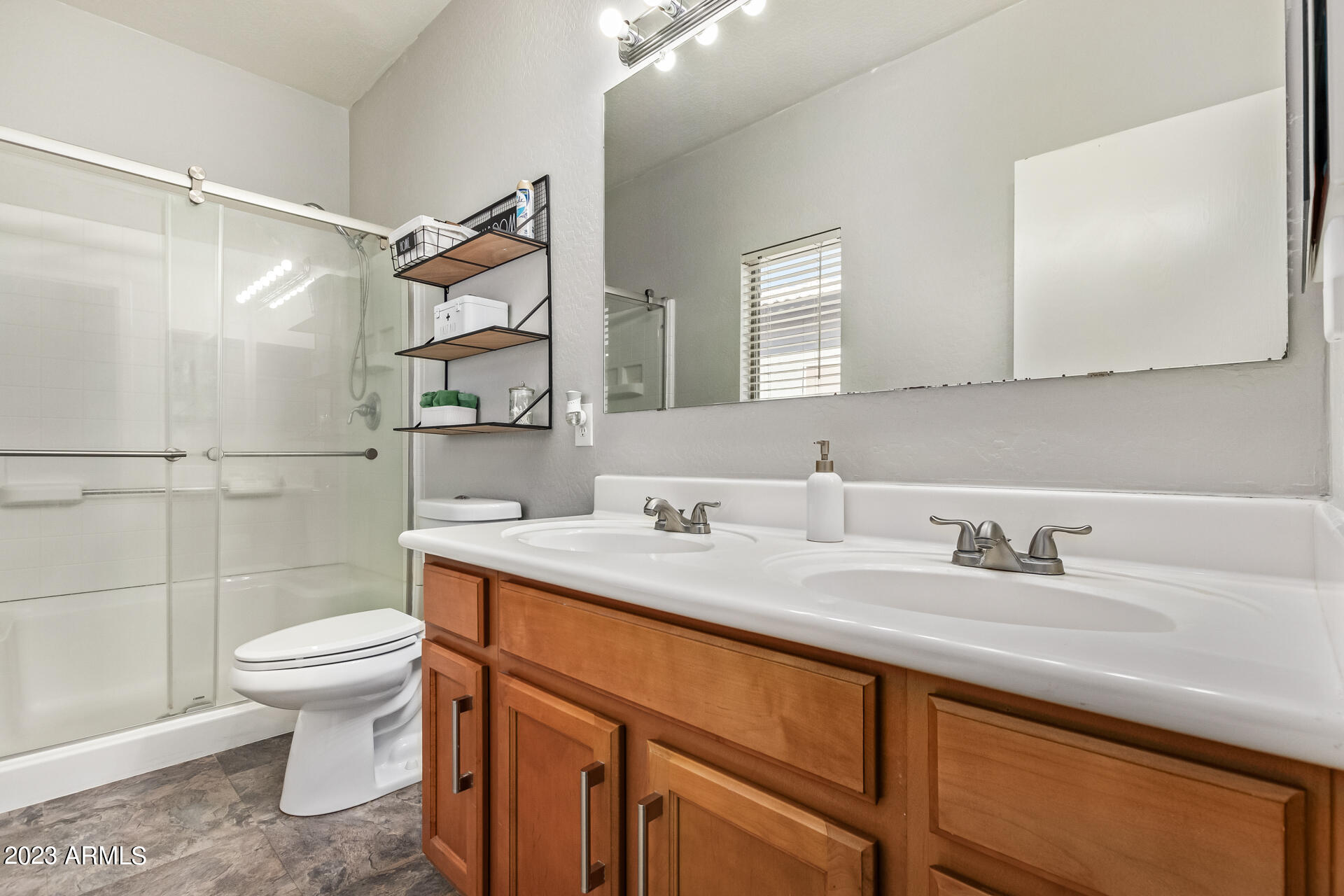 241 E MOUNTAIN VIEW Road