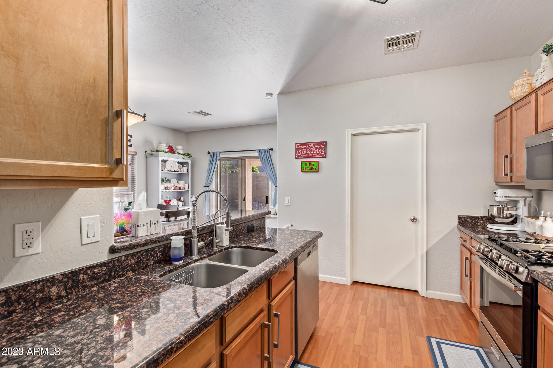 241 E MOUNTAIN VIEW Road