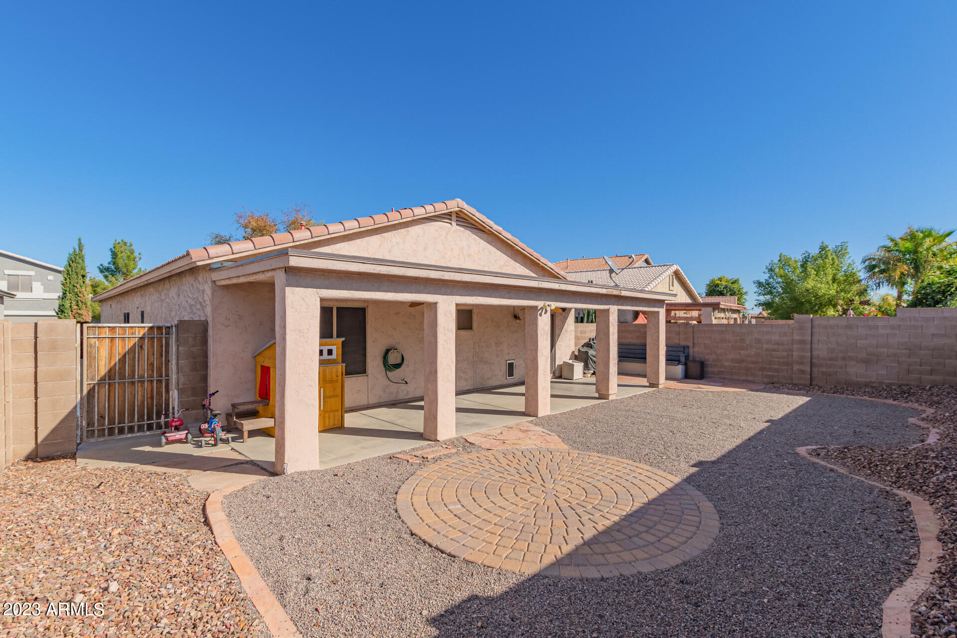 241 E MOUNTAIN VIEW Road