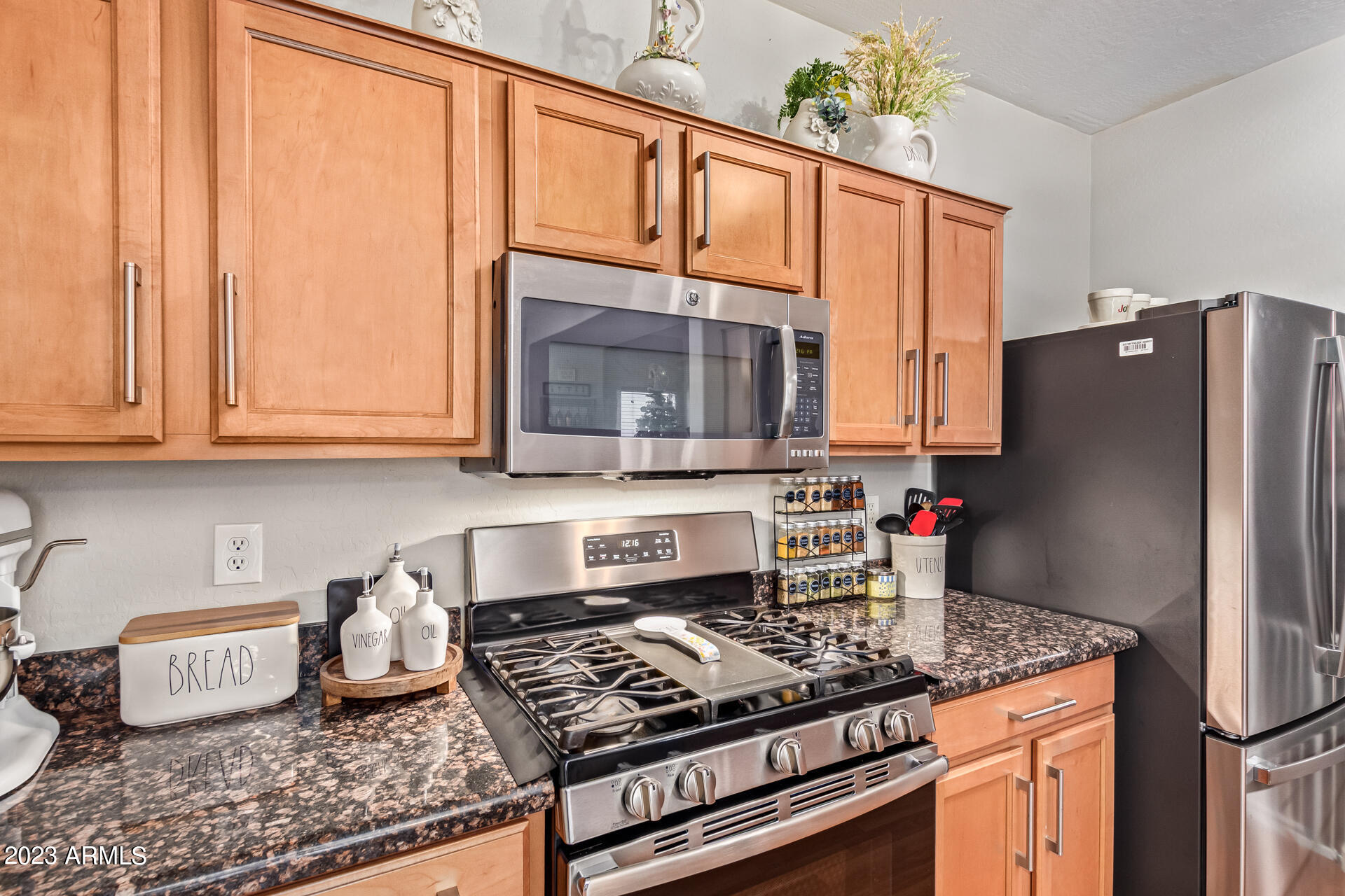 241 E MOUNTAIN VIEW Road