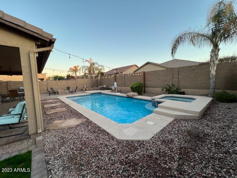 2947 E MERLOT Street