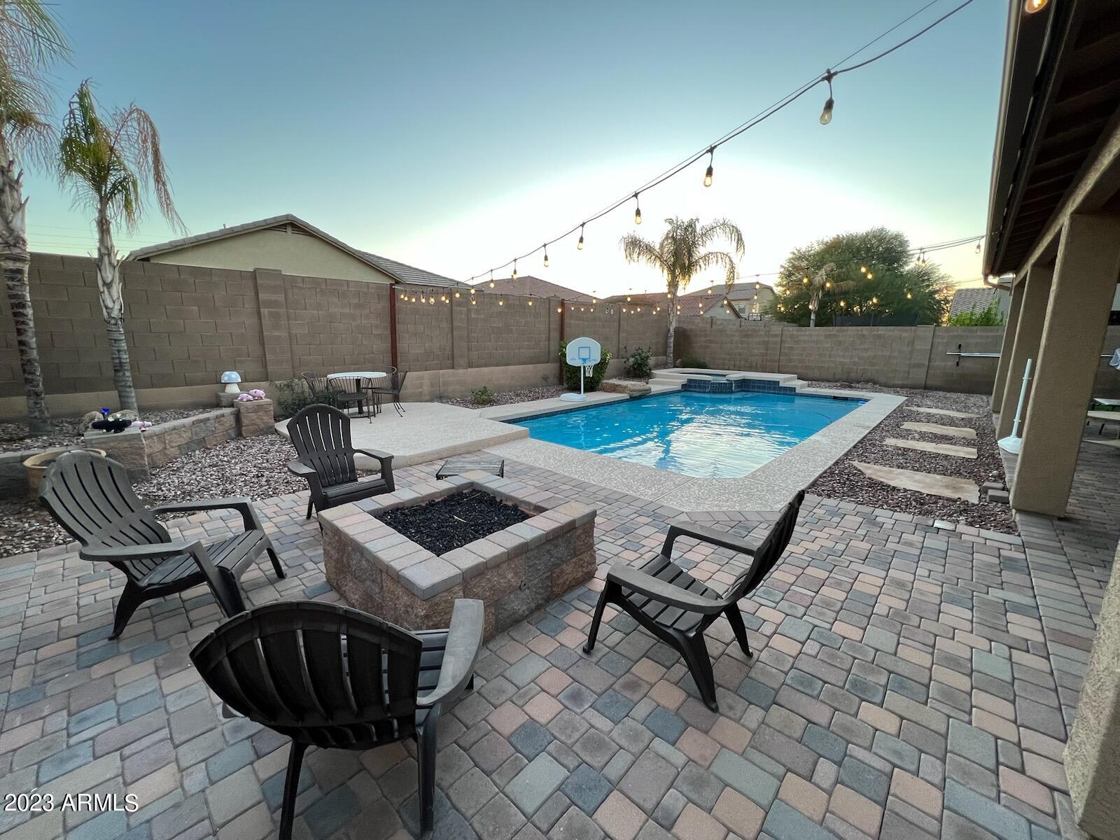 2947 E MERLOT Street