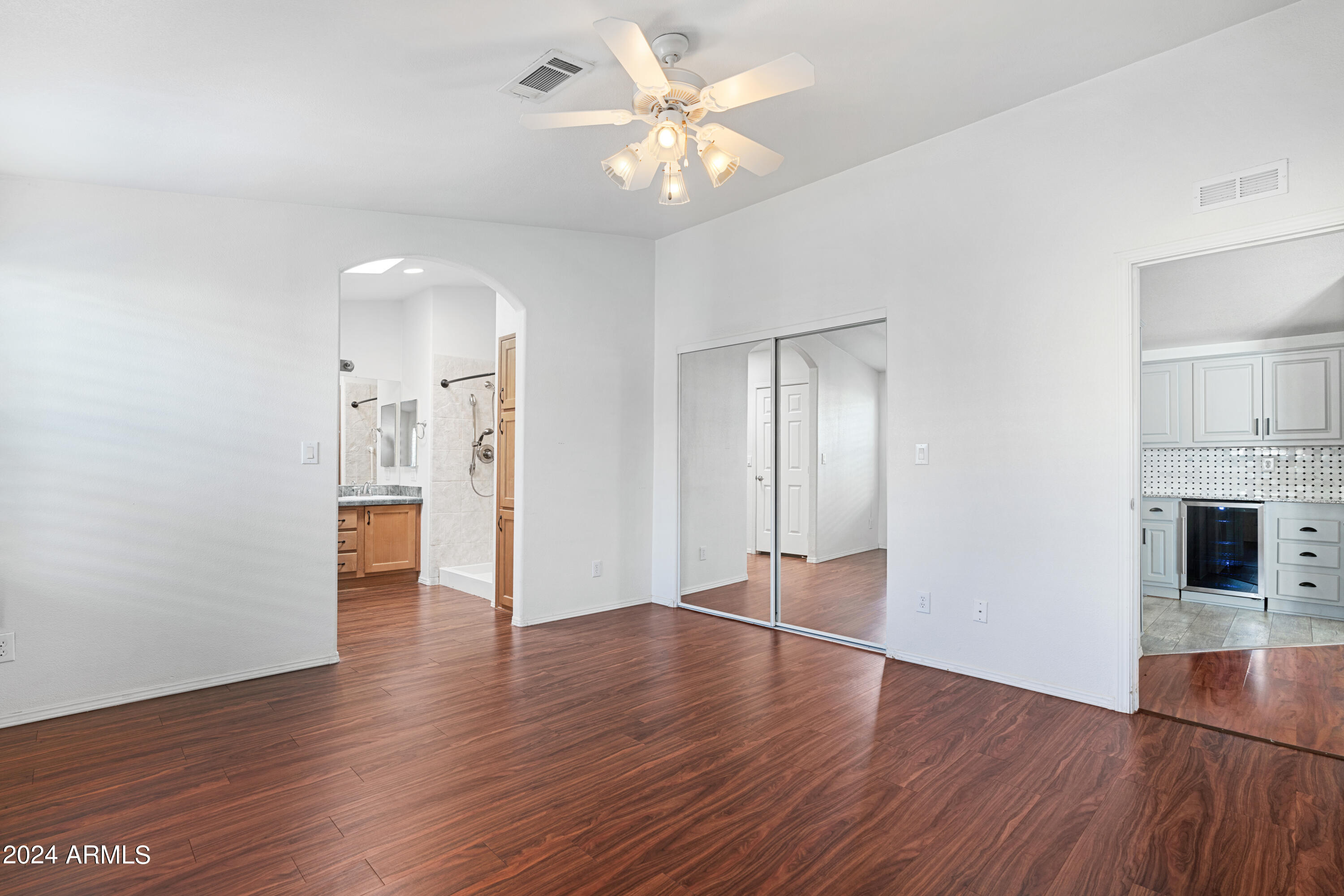 2550 S Ellsworth Road, 664