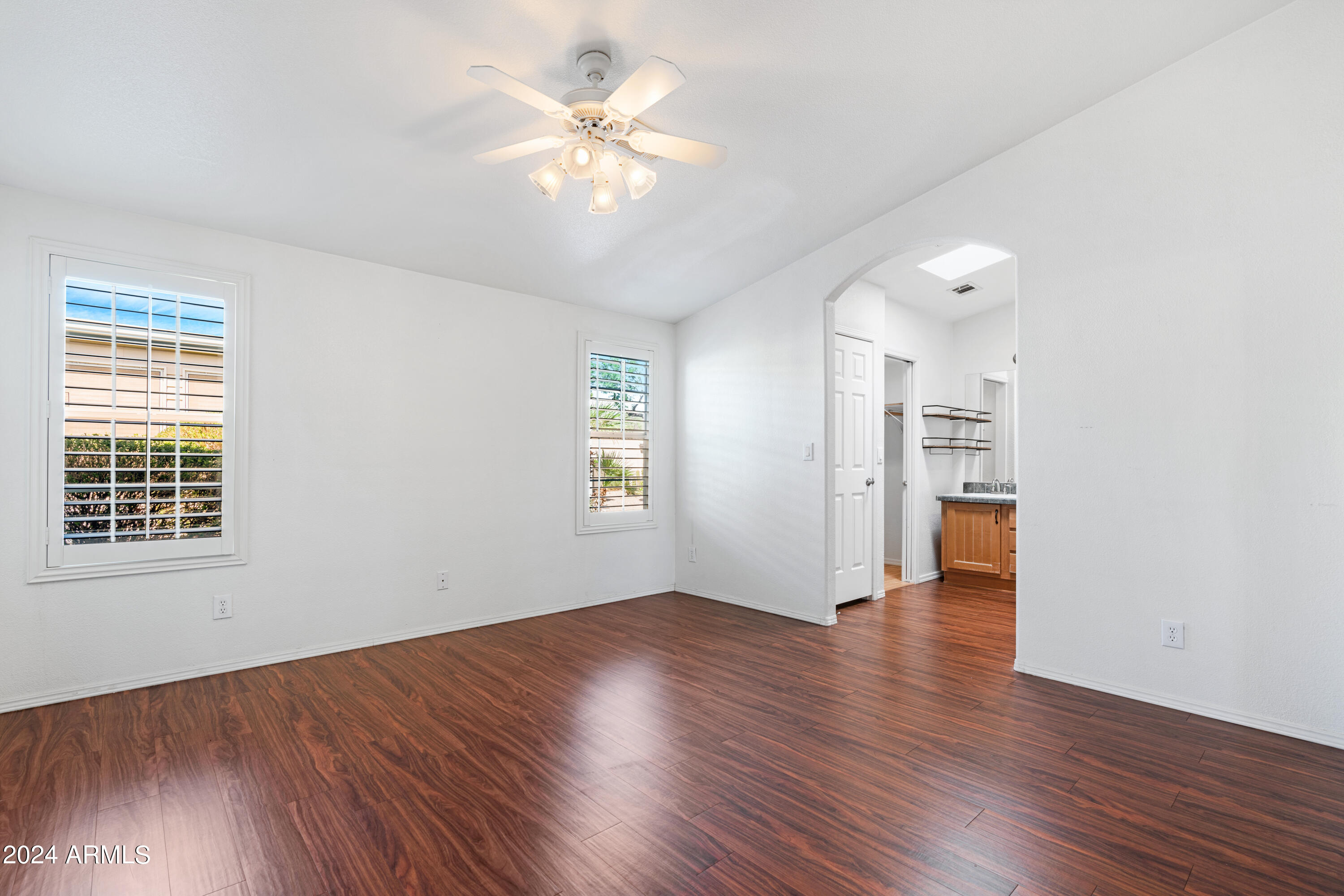2550 S Ellsworth Road, 664