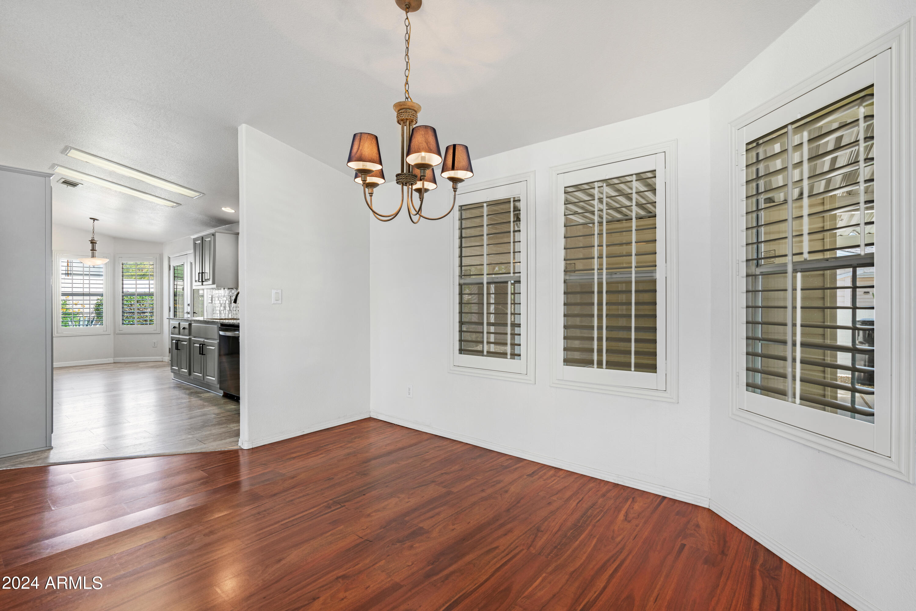 2550 S Ellsworth Road, 664