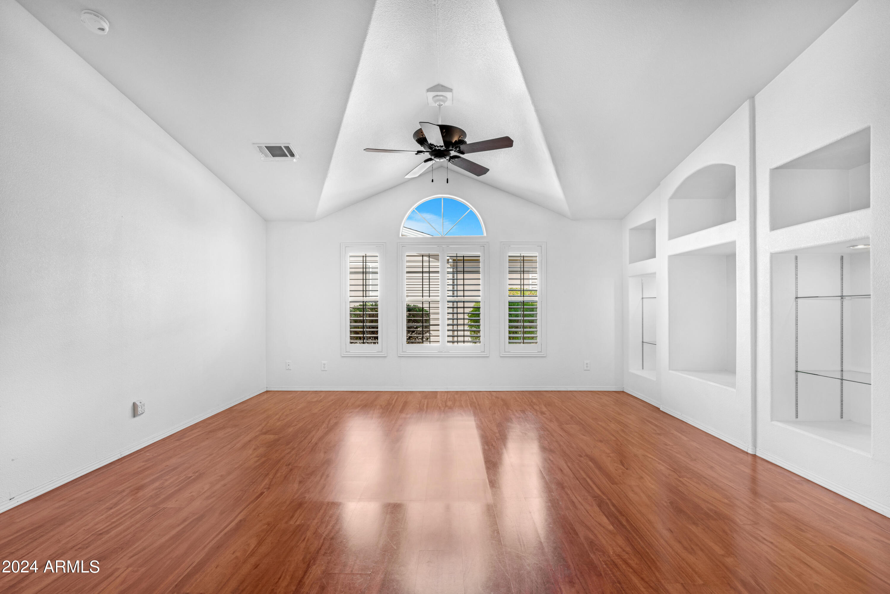 2550 S Ellsworth Road, 664