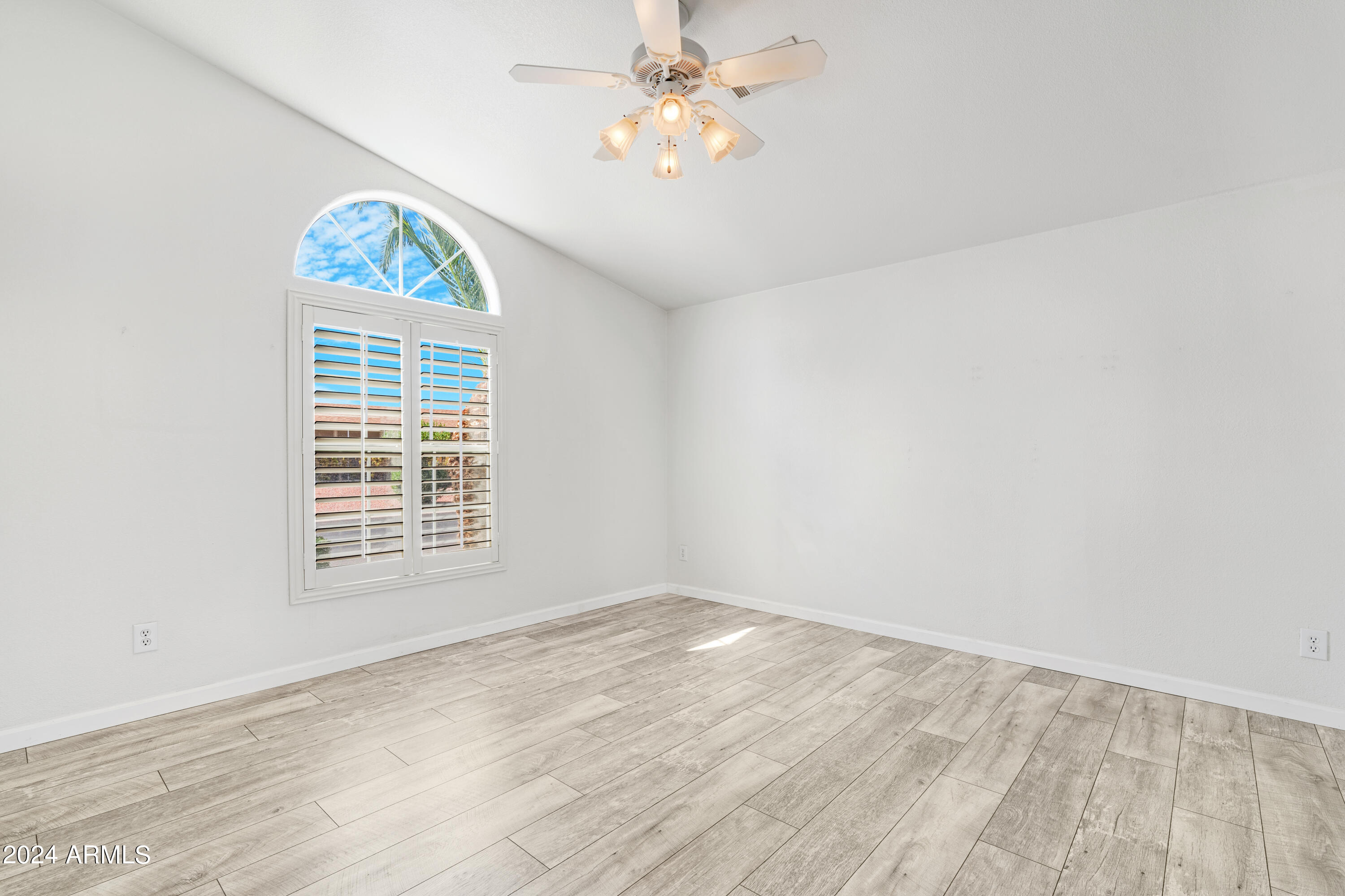 2550 S Ellsworth Road, 664