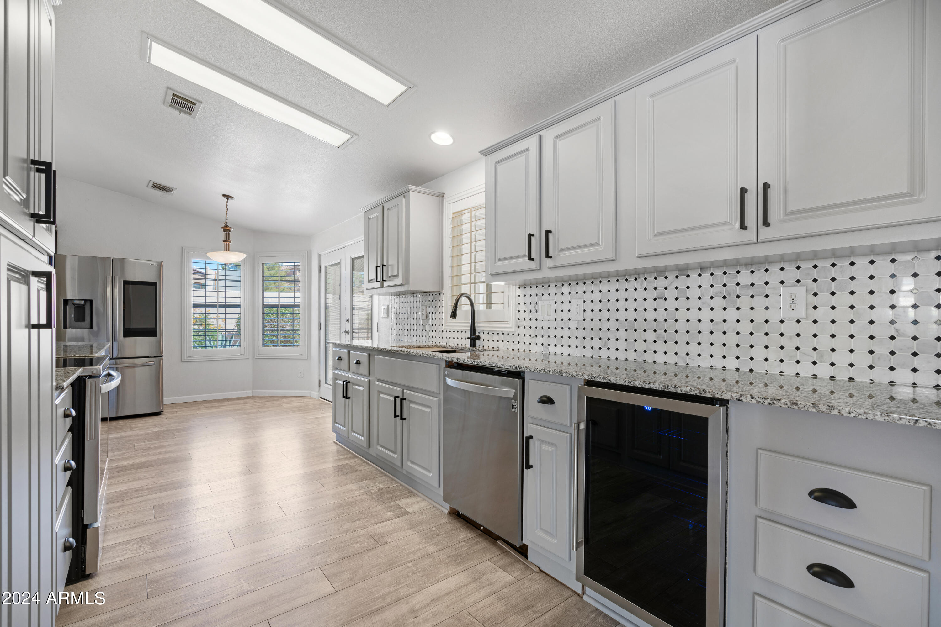 2550 S Ellsworth Road, 664