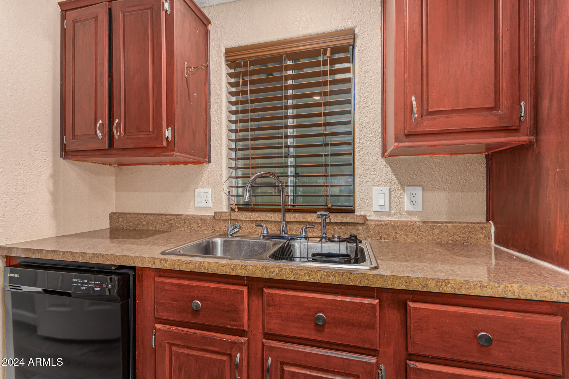 2208 W BASELINE Avenue, 153