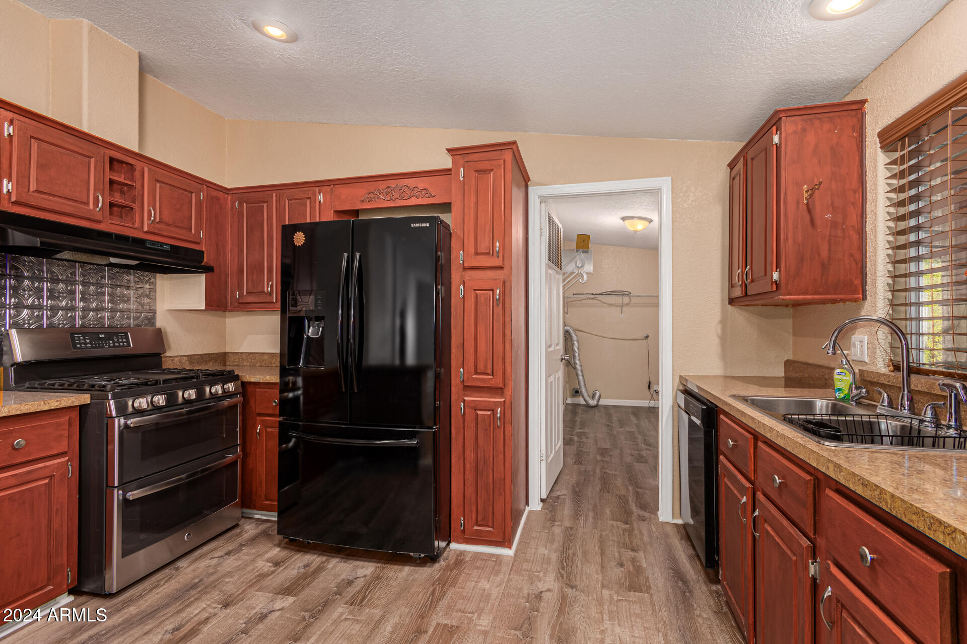 2208 W BASELINE Avenue, 153
