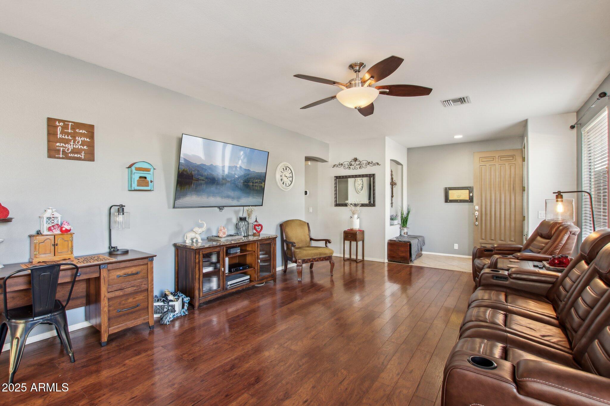 261 N NASH Way