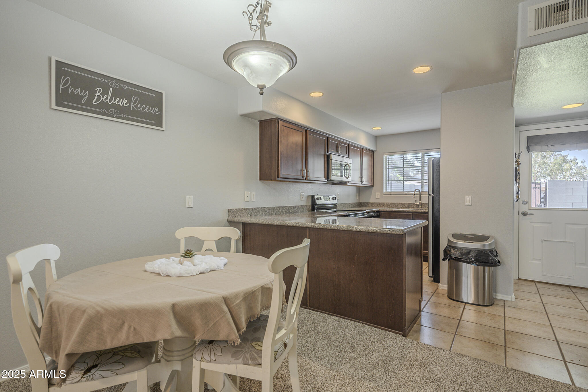 860 N MCQUEEN Road, 1028