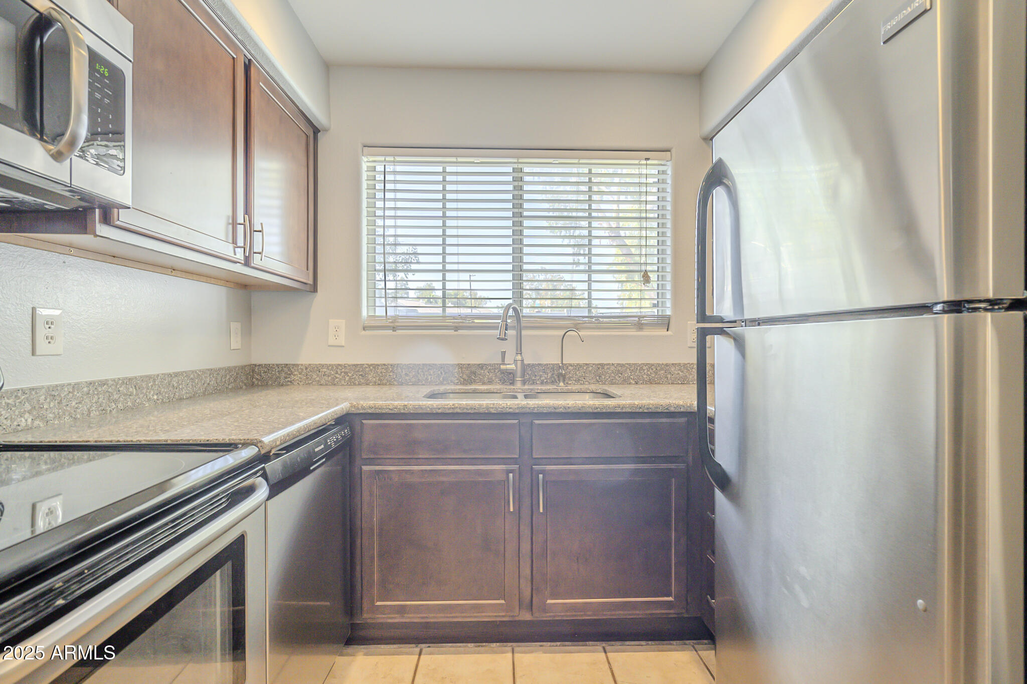 860 N MCQUEEN Road, 1028