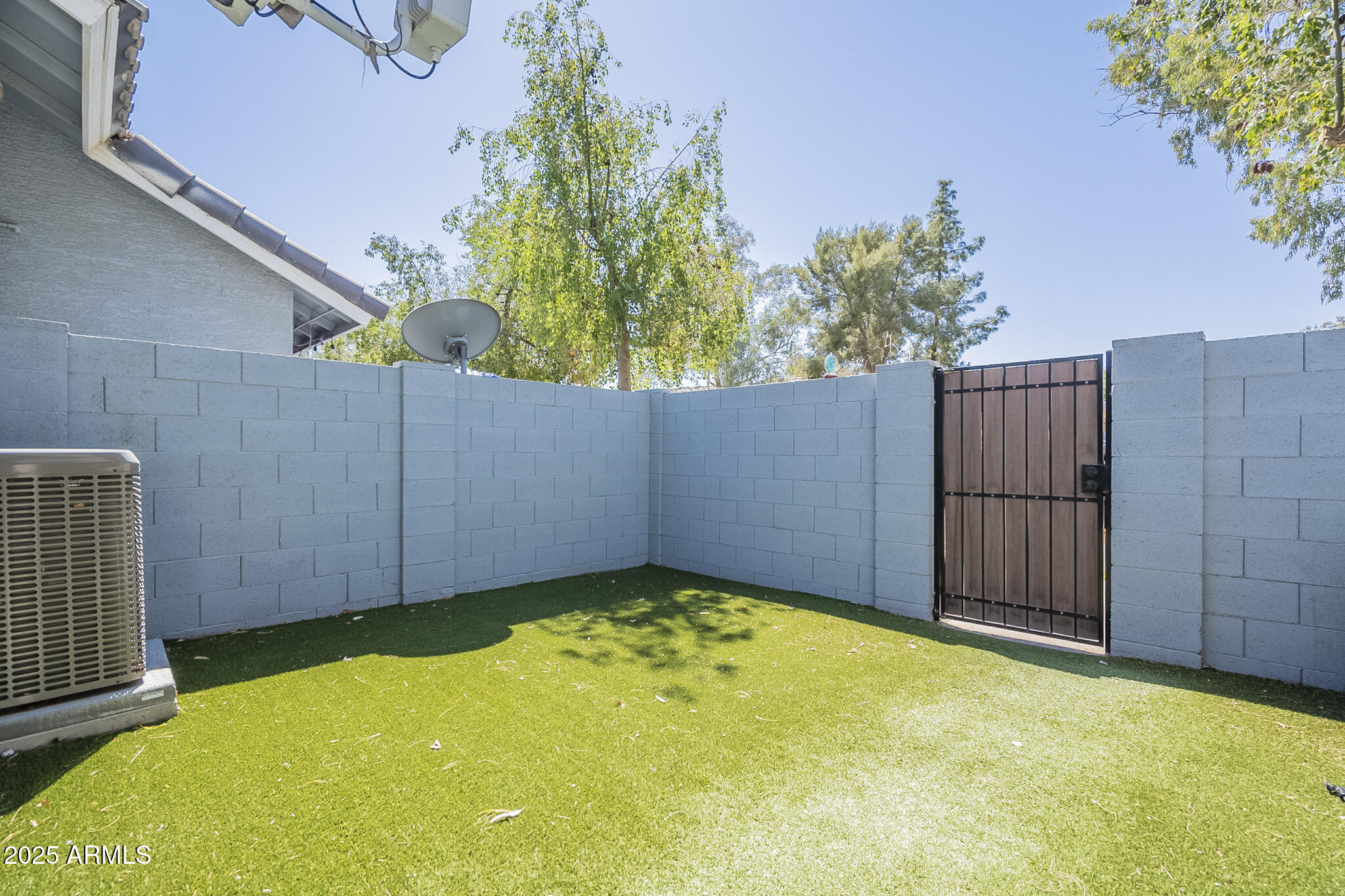 860 N MCQUEEN Road, 1028