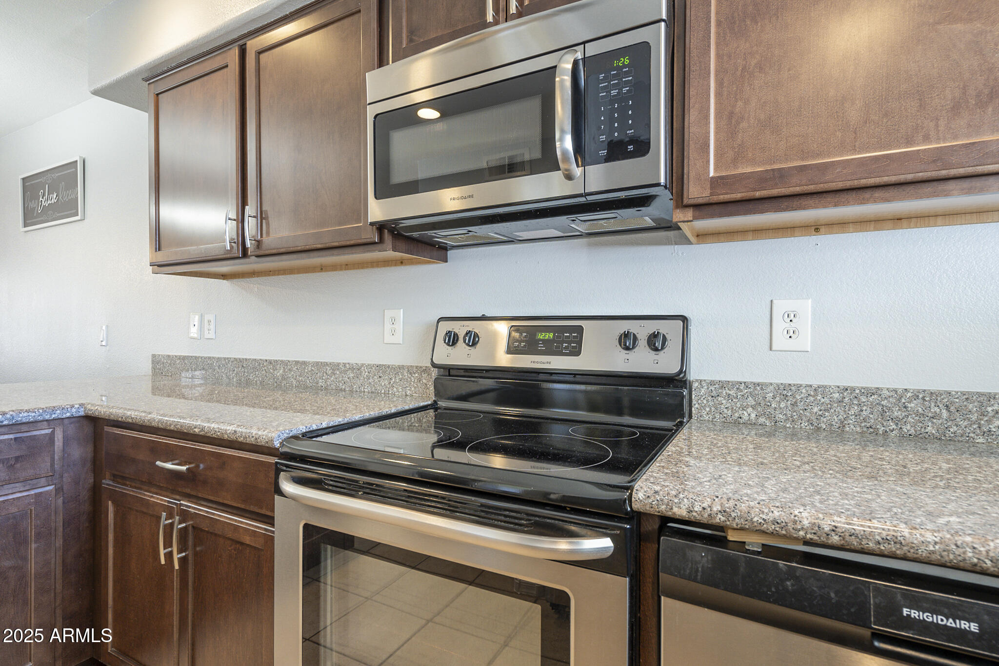 860 N MCQUEEN Road, 1028