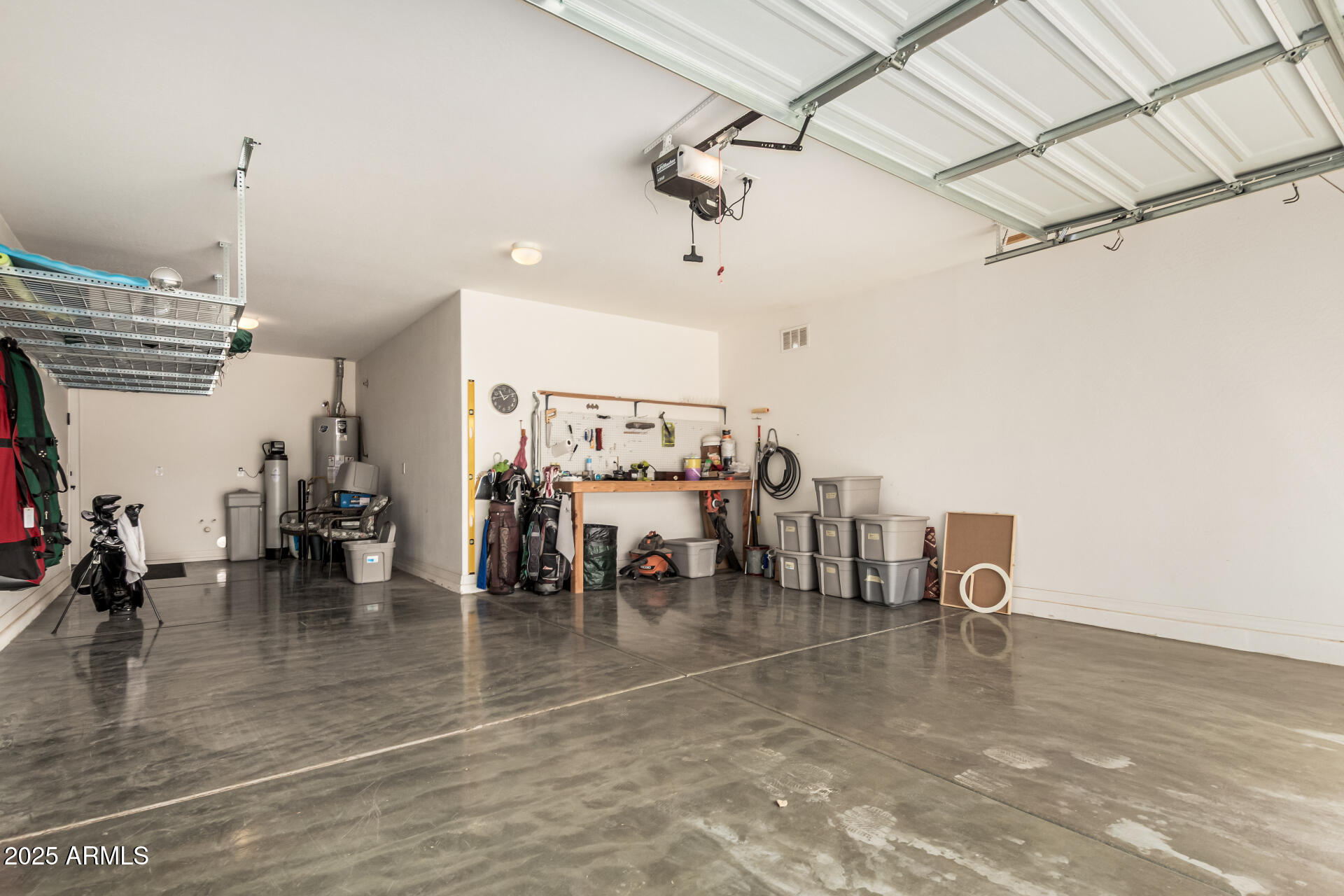 1078 W REDWOOD Avenue