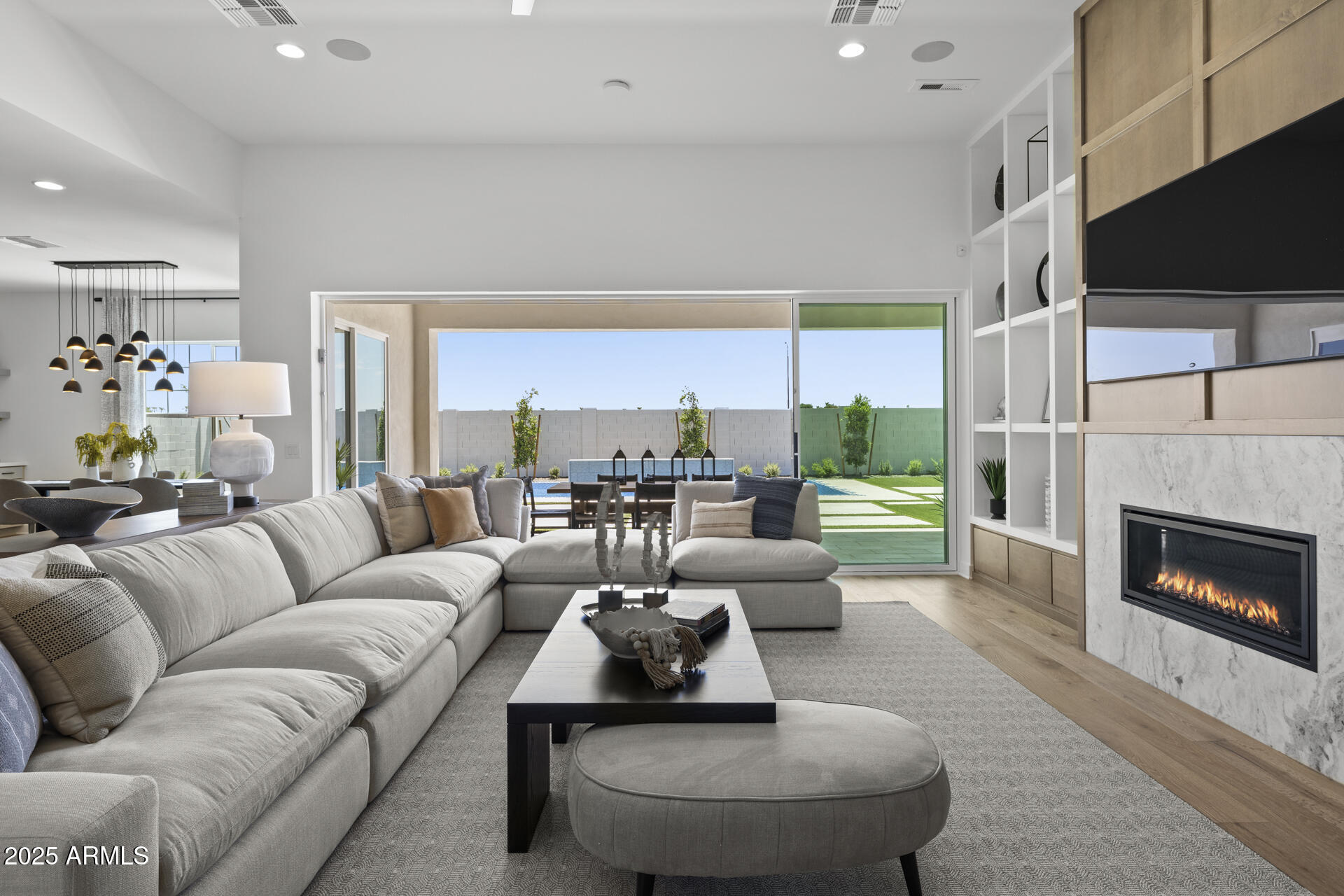 2153 E CHERRYWOOD Place