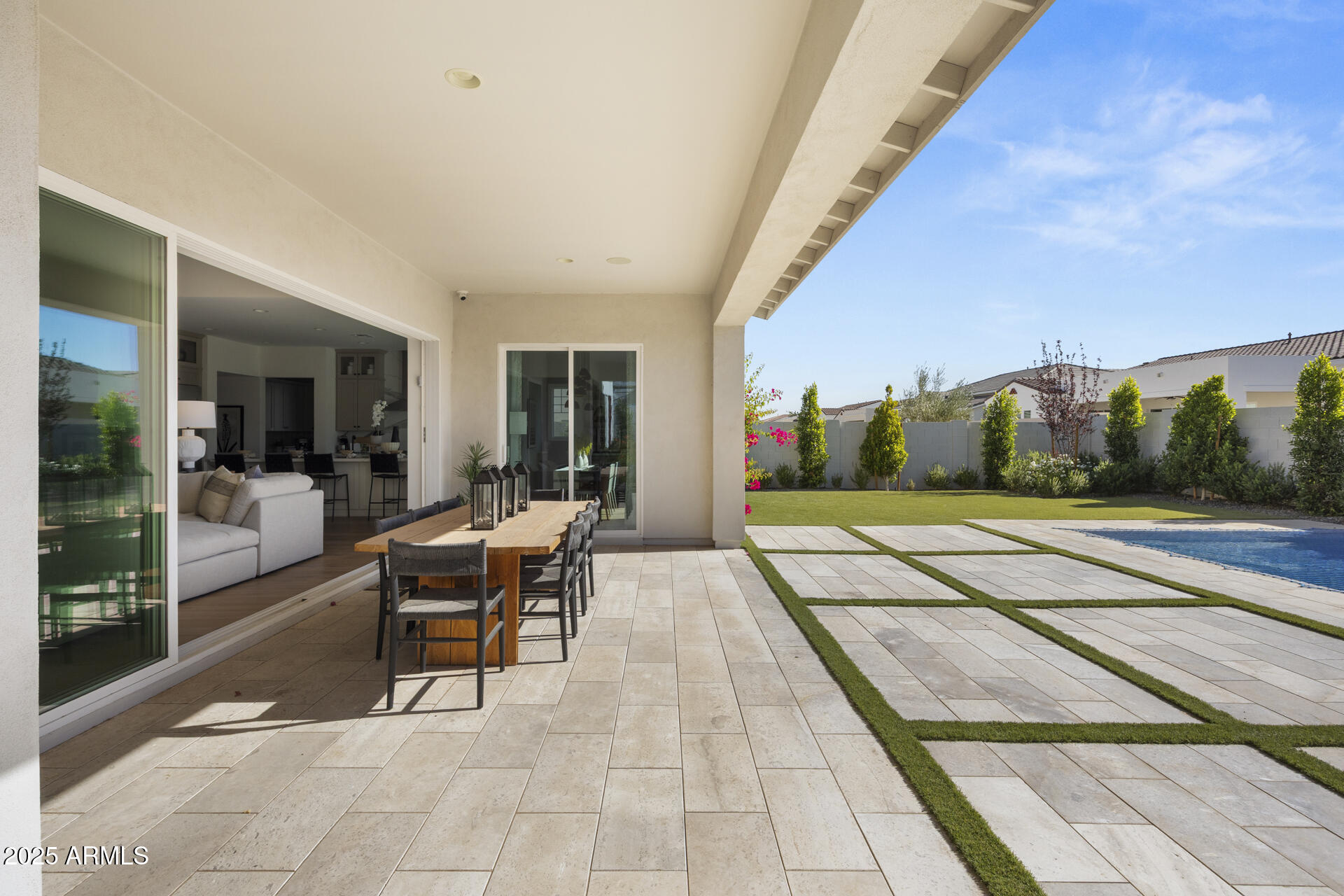 2153 E CHERRYWOOD Place