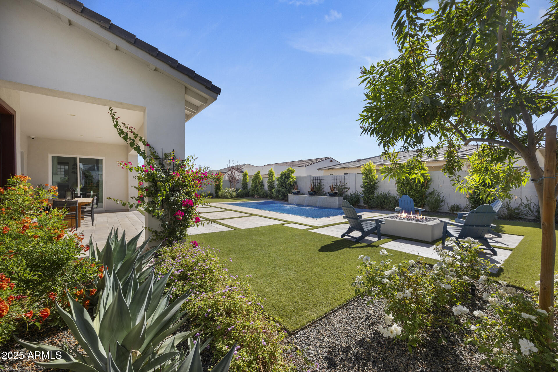 2153 E CHERRYWOOD Place