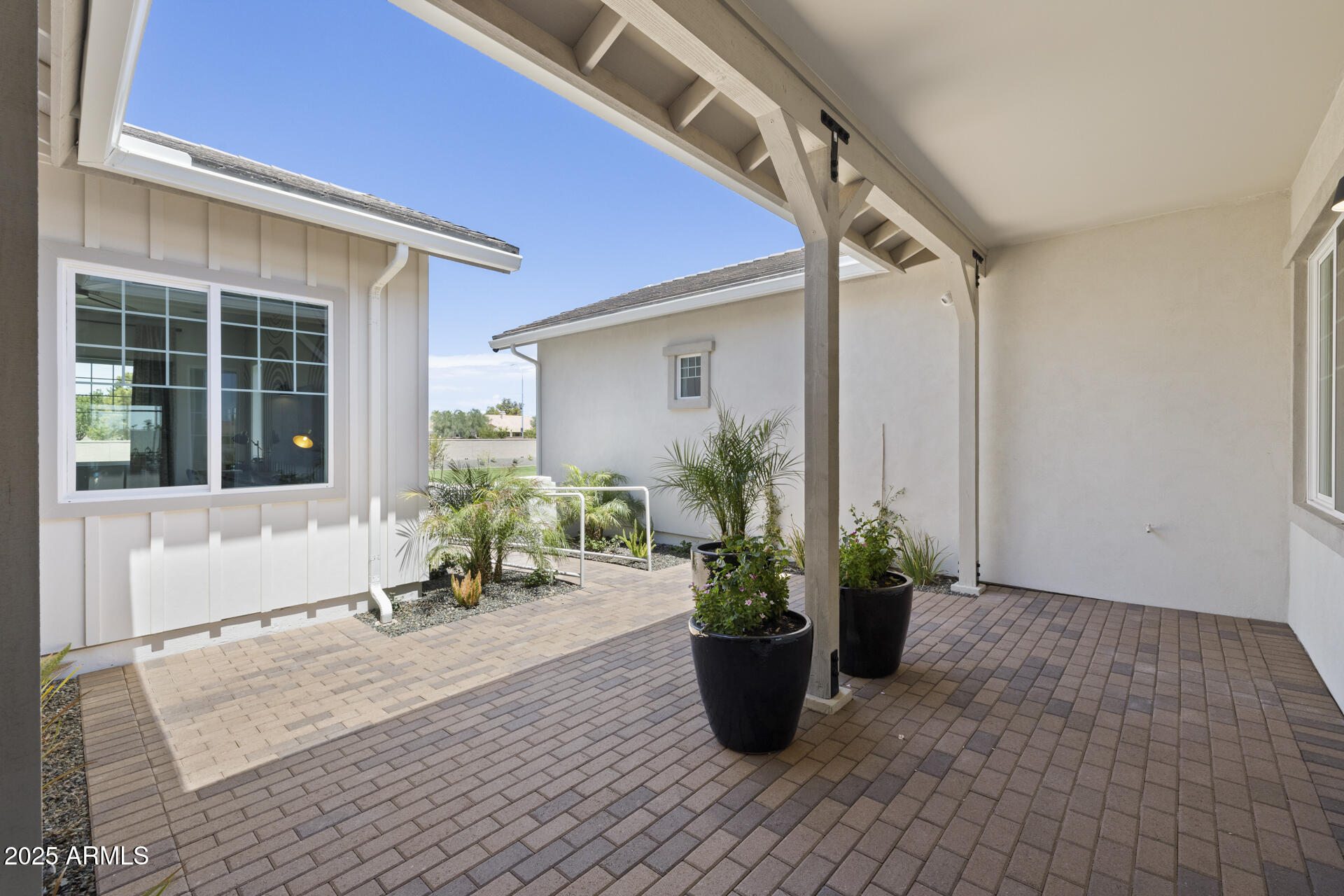 2153 E CHERRYWOOD Place