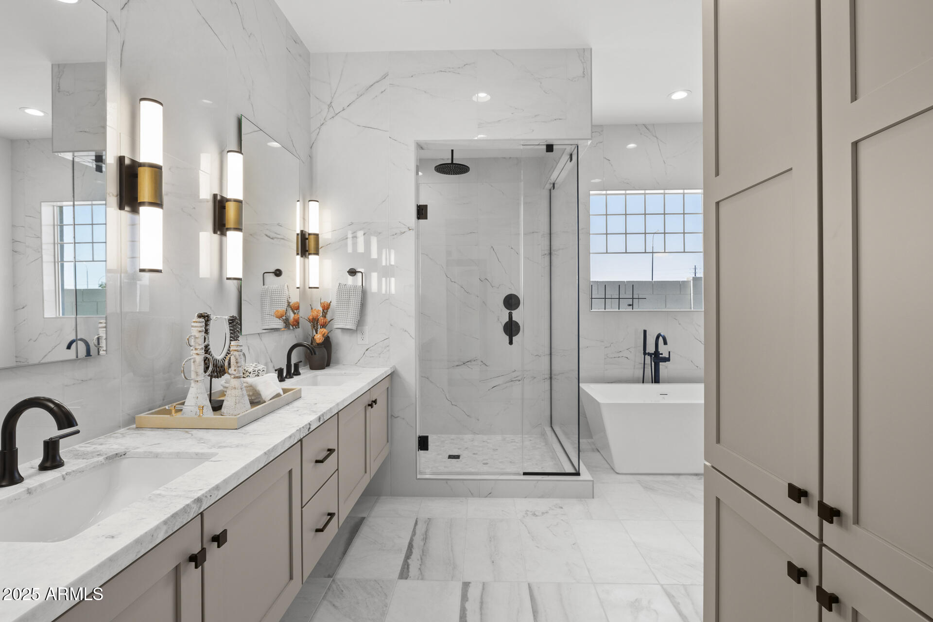 2153 E CHERRYWOOD Place