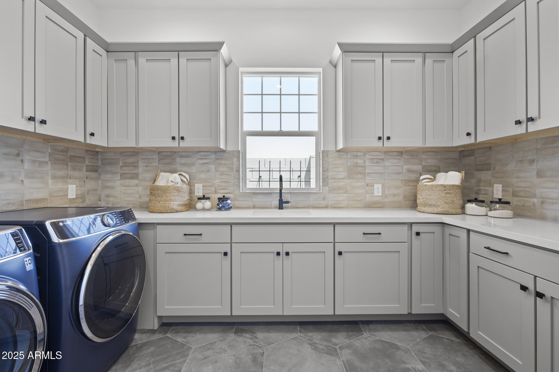 2153 E CHERRYWOOD Place