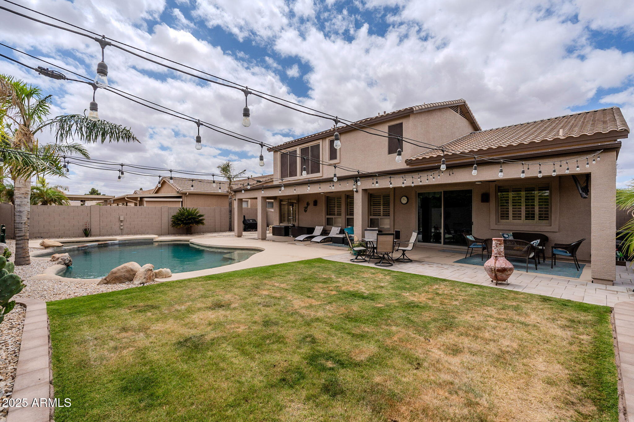 3053 S CANFIELD