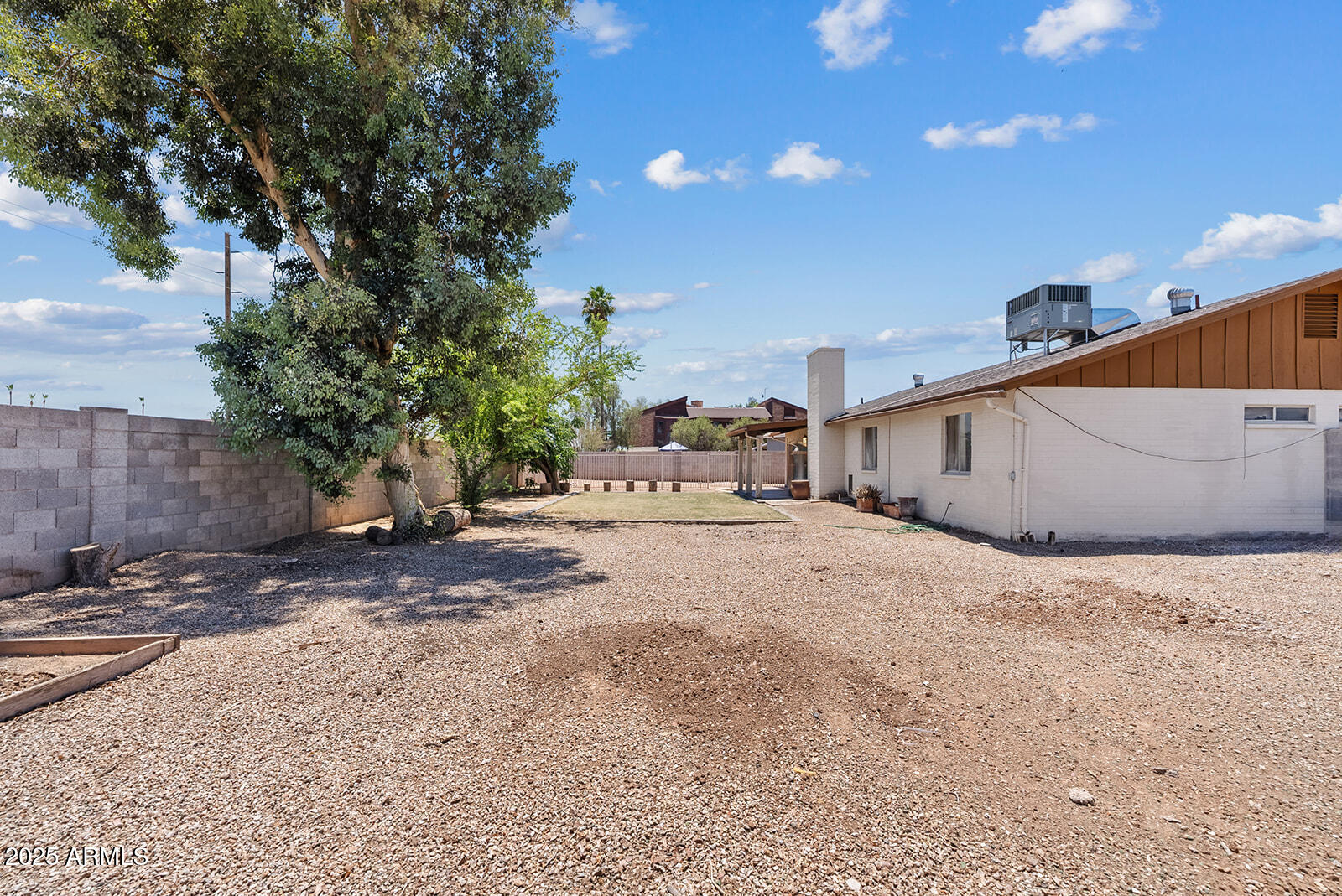 1160 E HAMPTON Circle