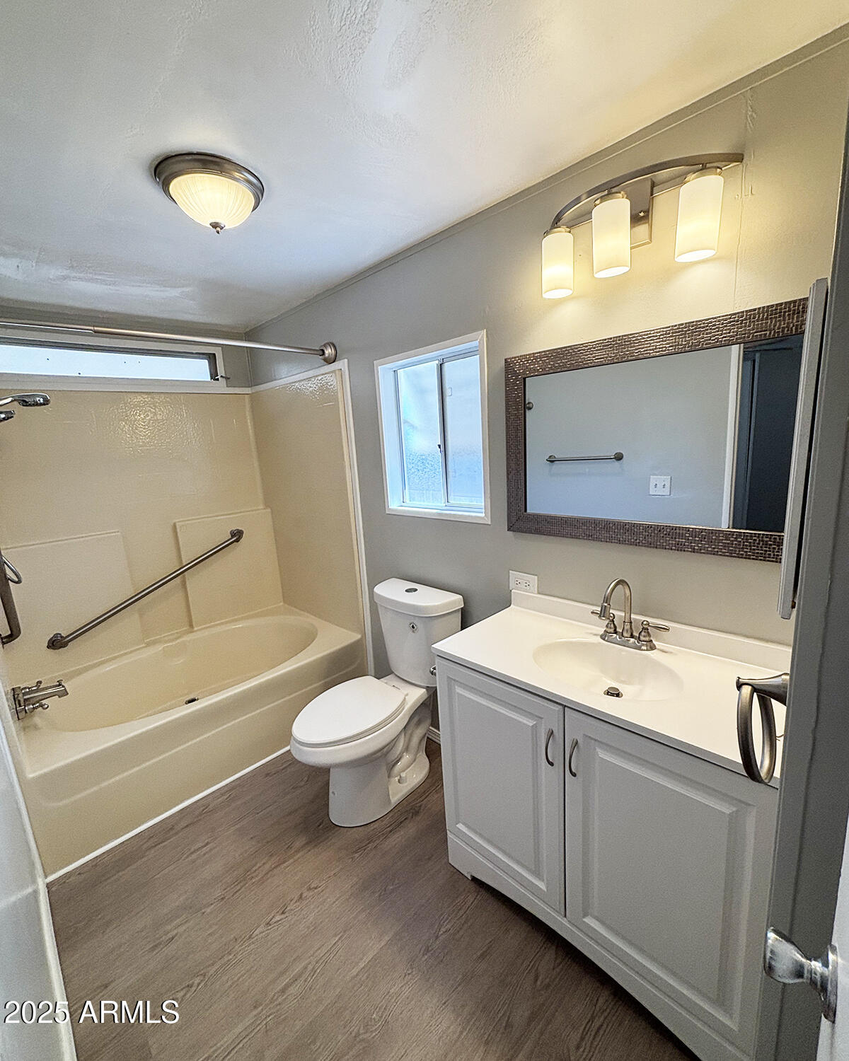 10122 E ILLINI Street, 5