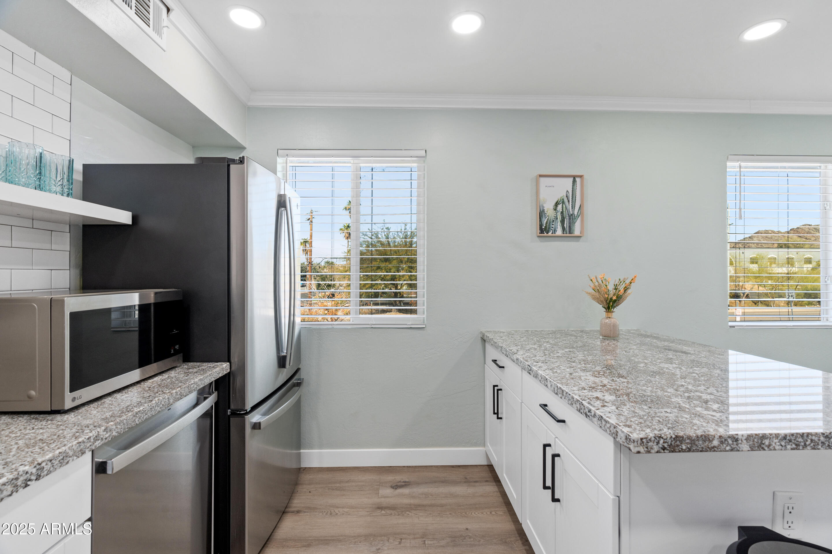 7141 N 16TH Street, 209