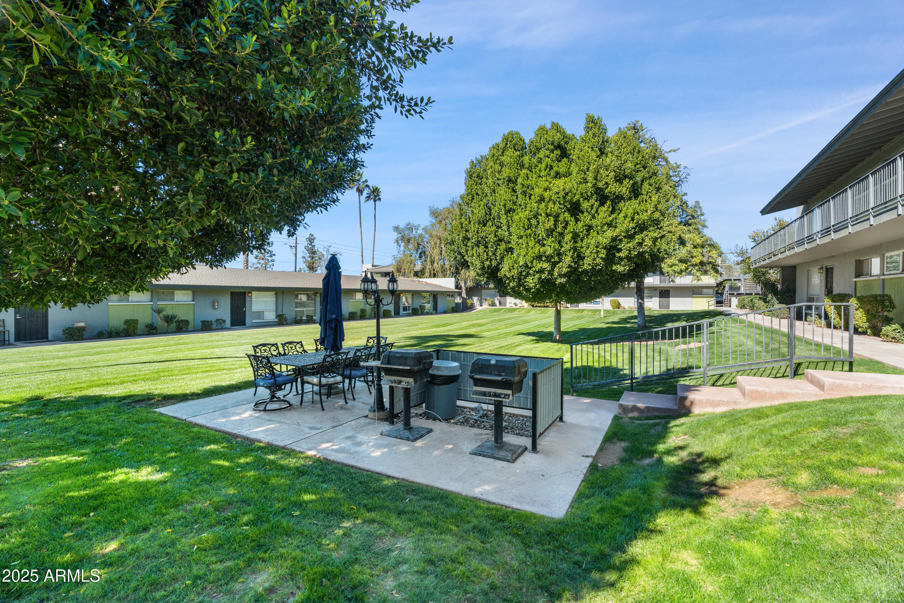 7141 N 16TH Street, 209
