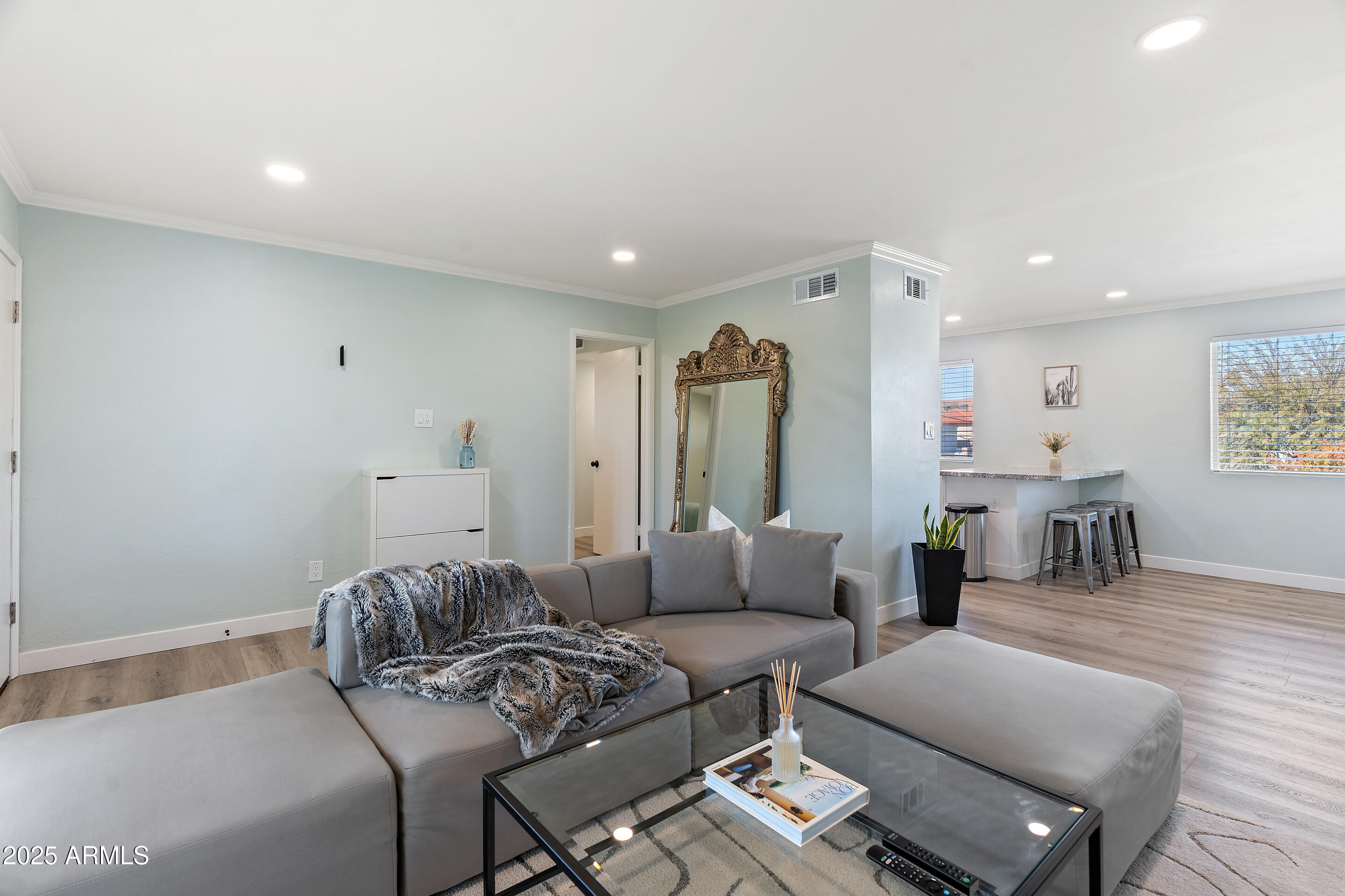 7141 N 16TH Street, 209