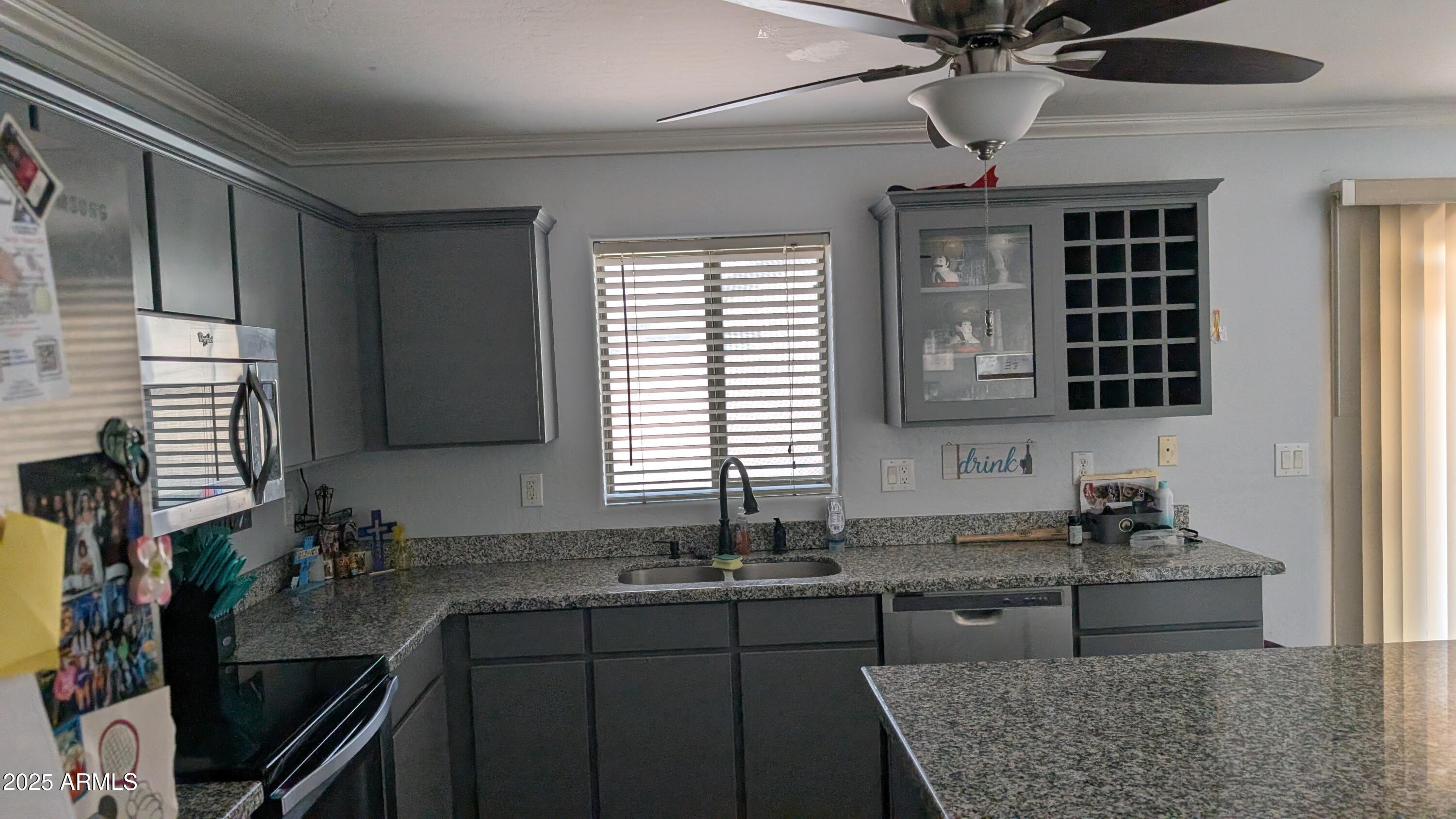 396 E MADDISON Street