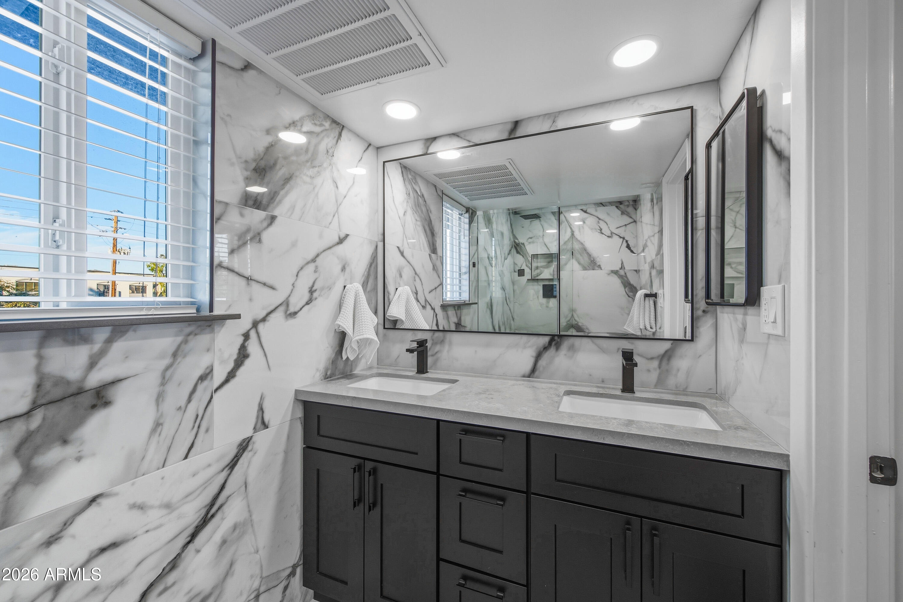 7141 N 16TH Street 209