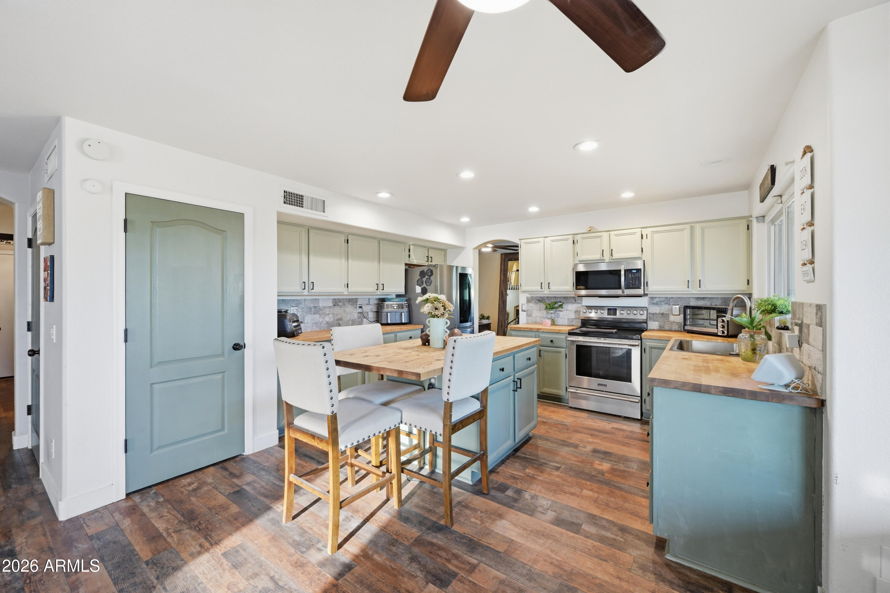 7231 E FAIRVIEW Avenue