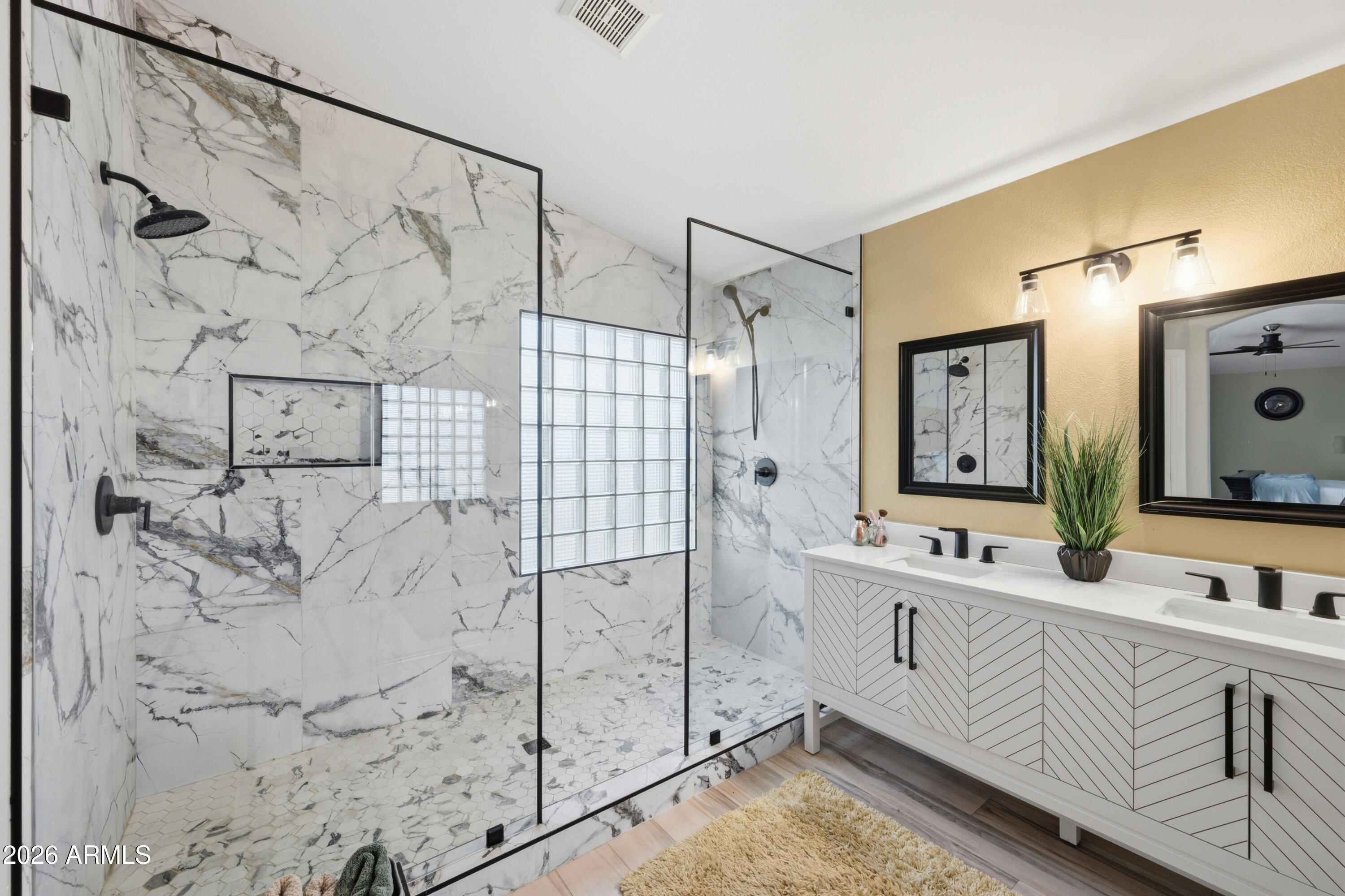 7231 E FAIRVIEW Avenue