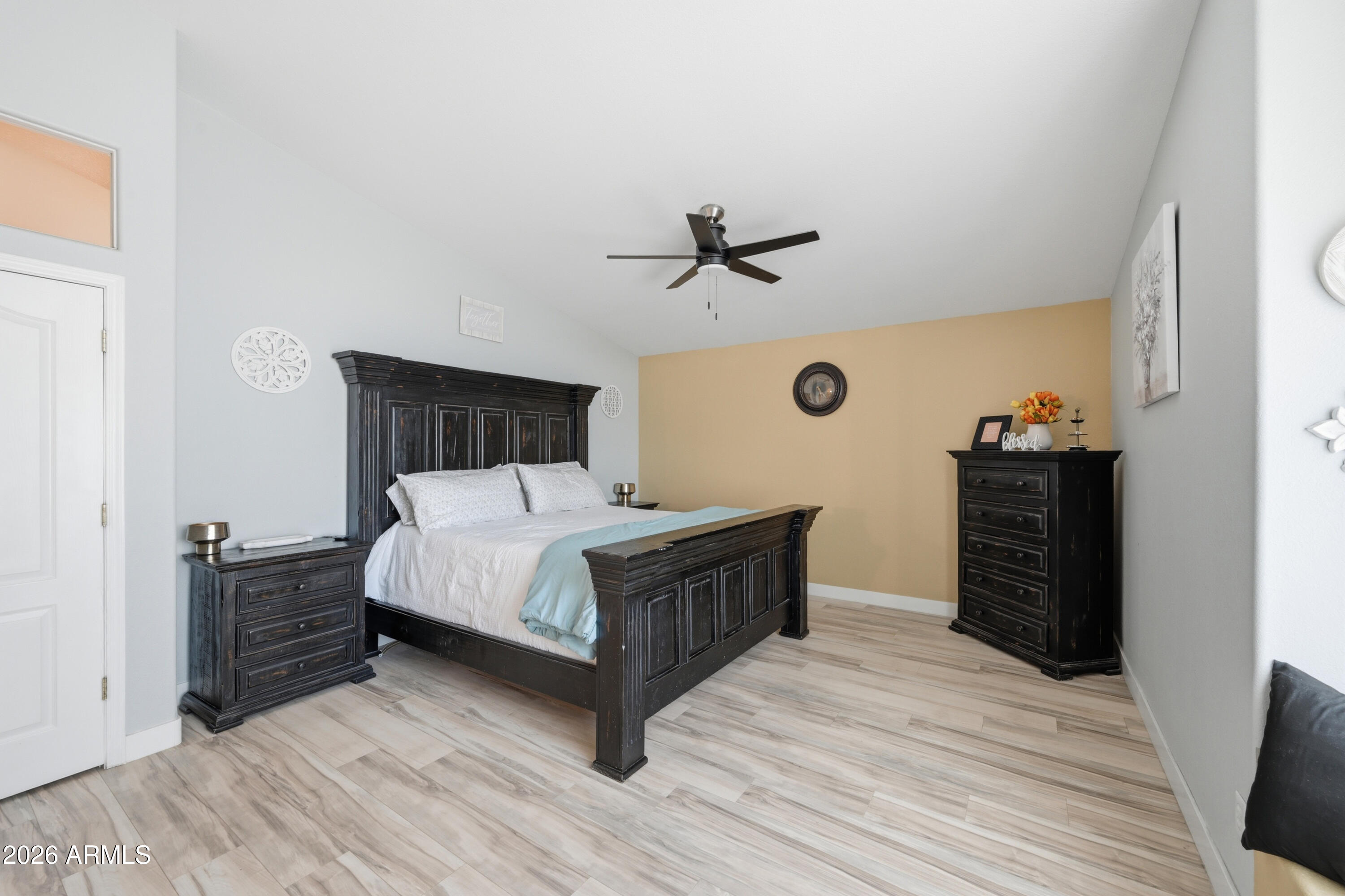 7231 E FAIRVIEW Avenue