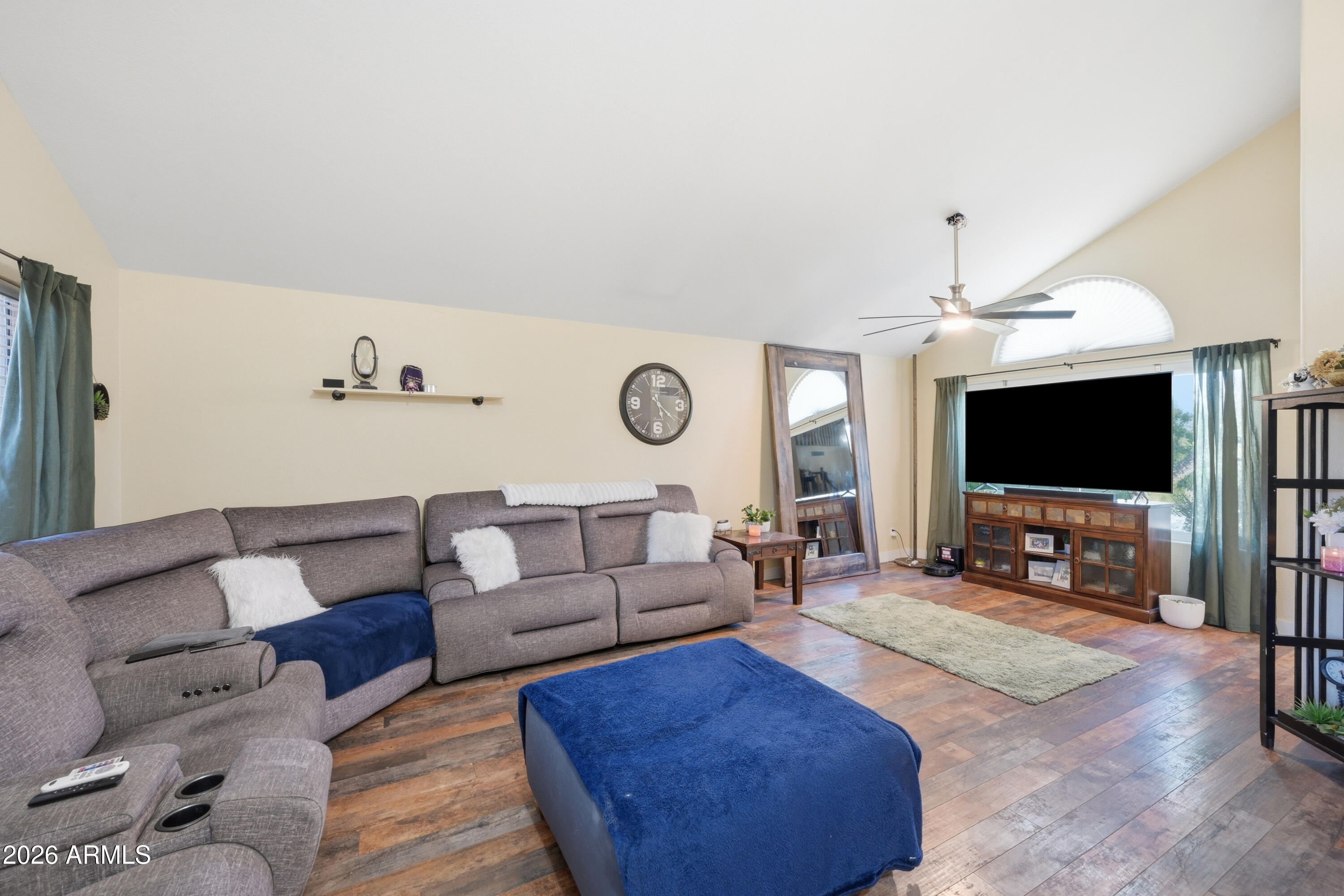 7231 E FAIRVIEW Avenue