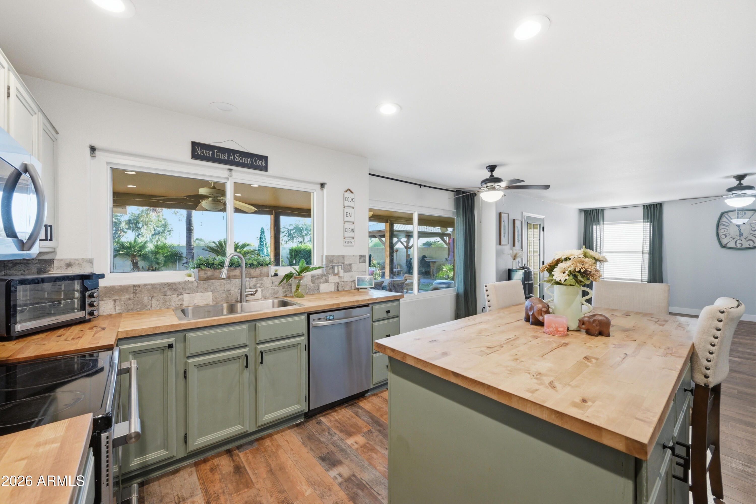 7231 E FAIRVIEW Avenue