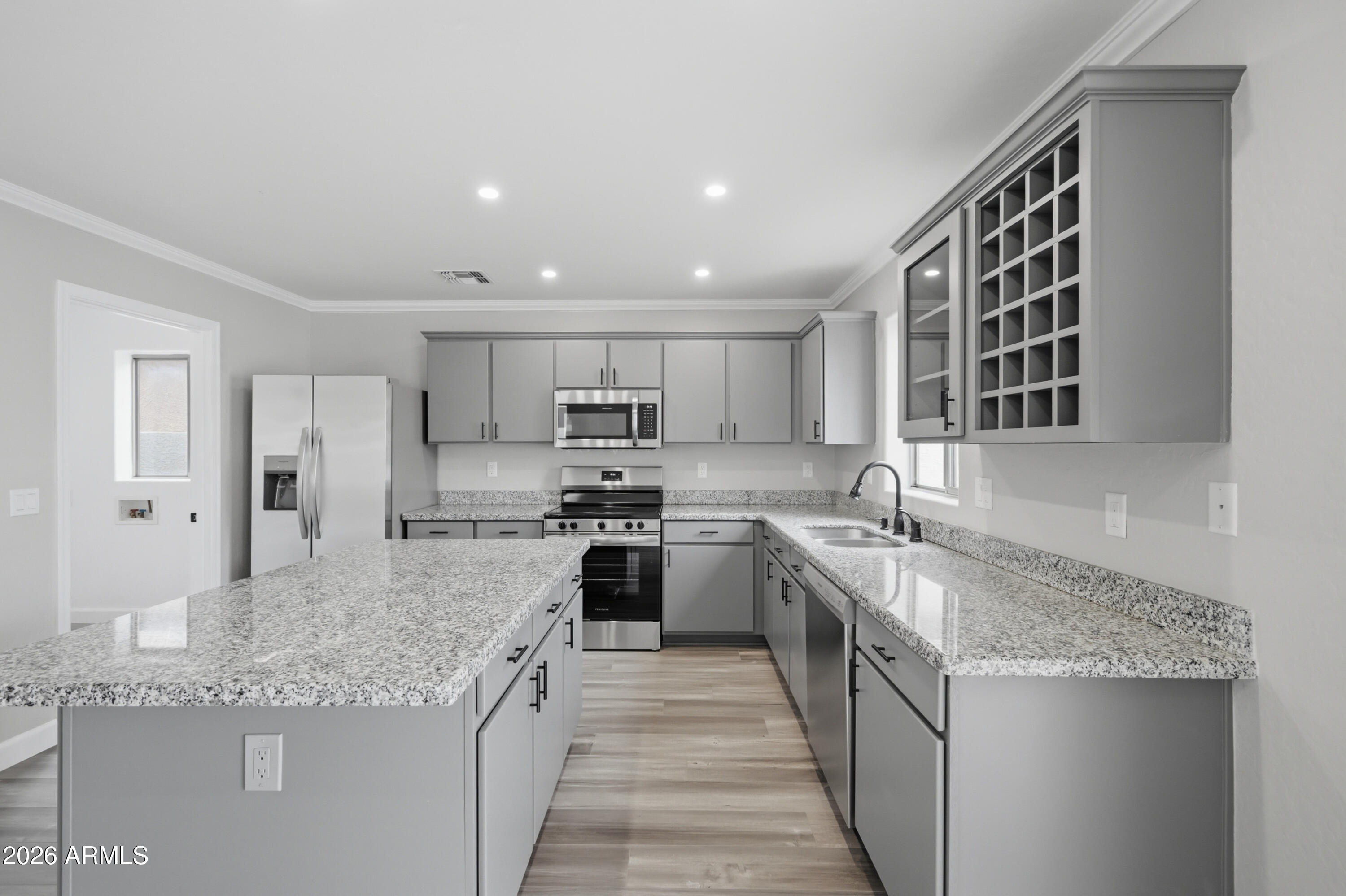 396 E MADDISON Street