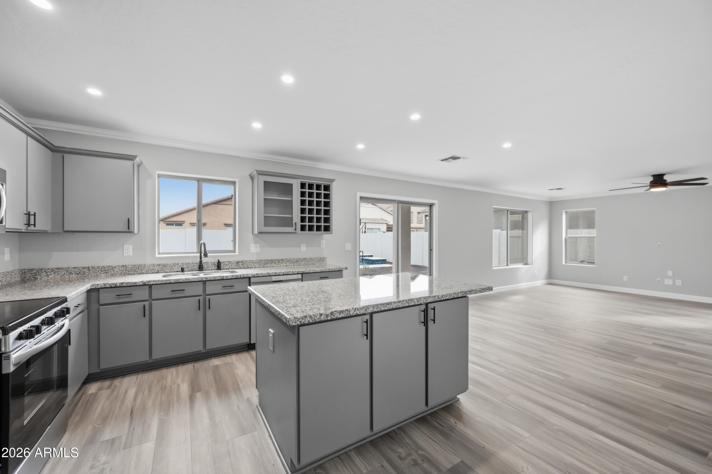 396 E MADDISON Street