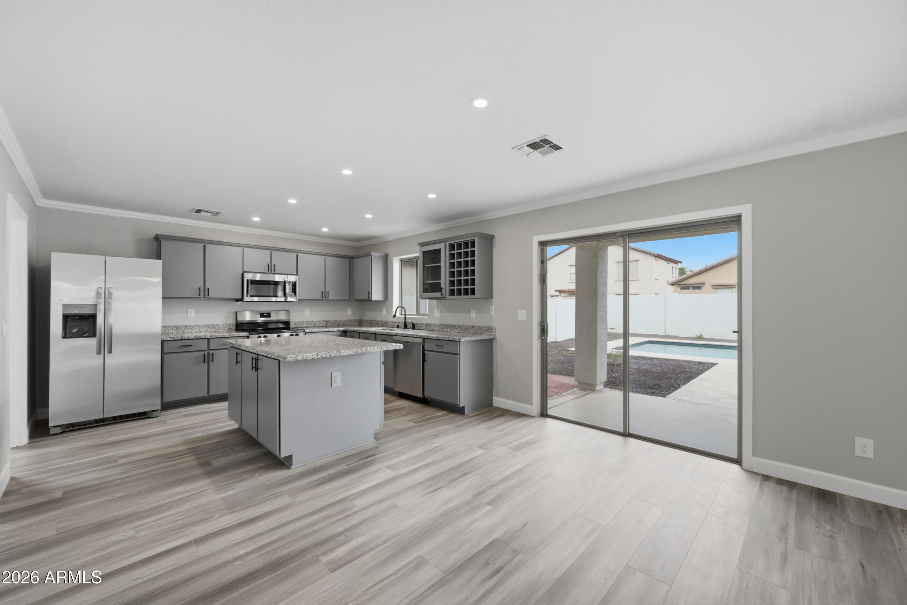 396 E MADDISON Street