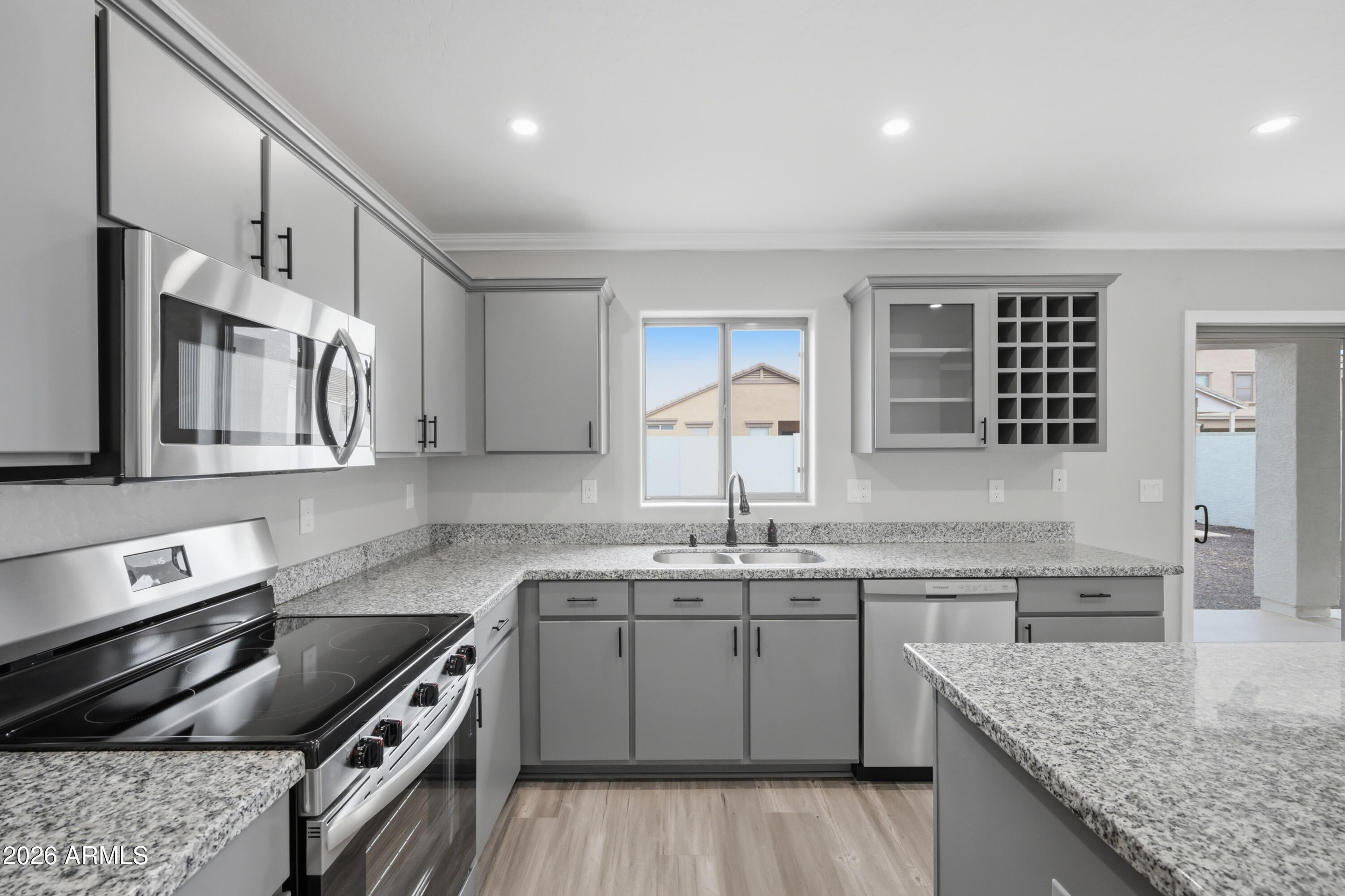 396 E MADDISON Street