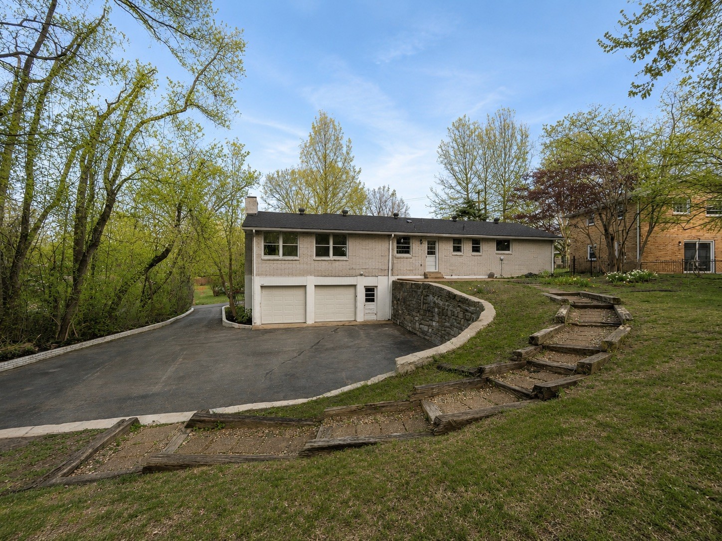 136 Roberta Dr