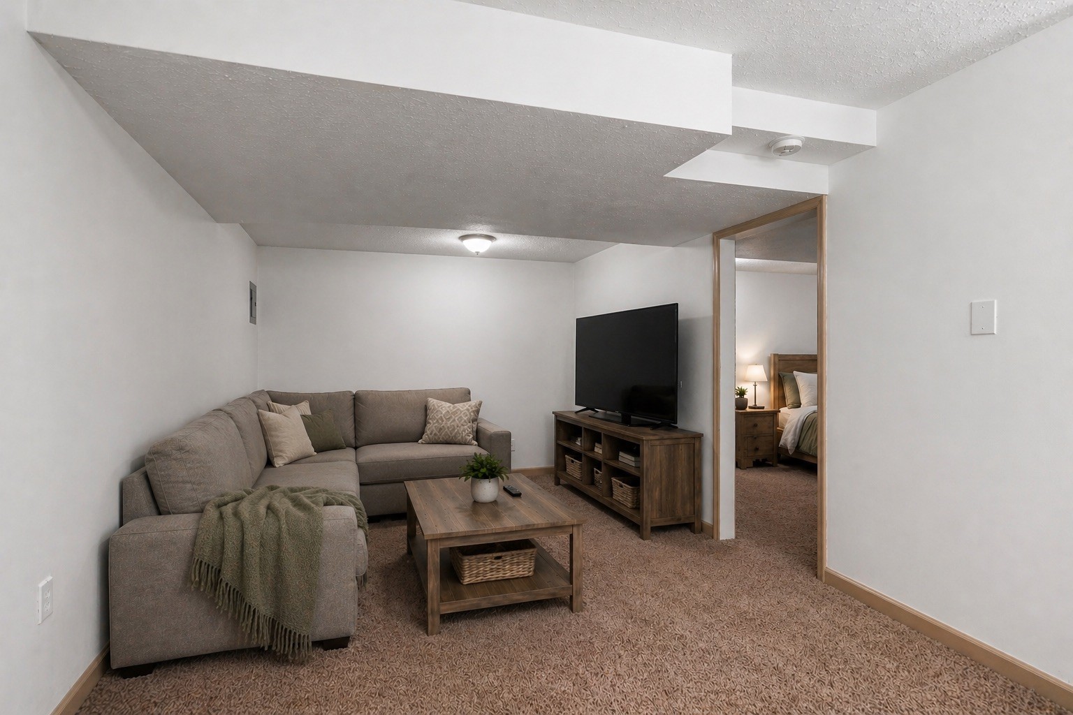 1004 Woodbrier Ln
