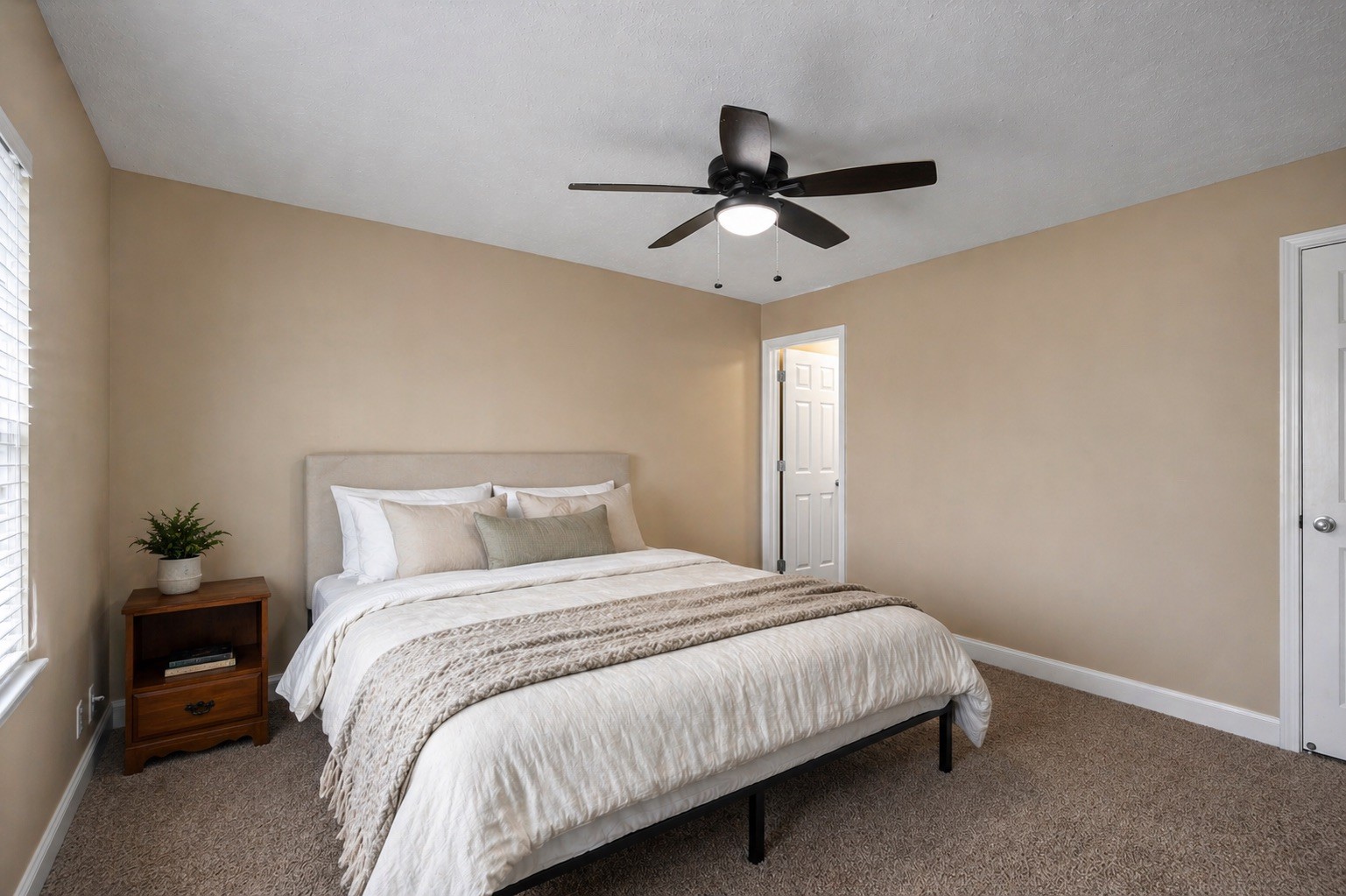 1004 Woodbrier Ln