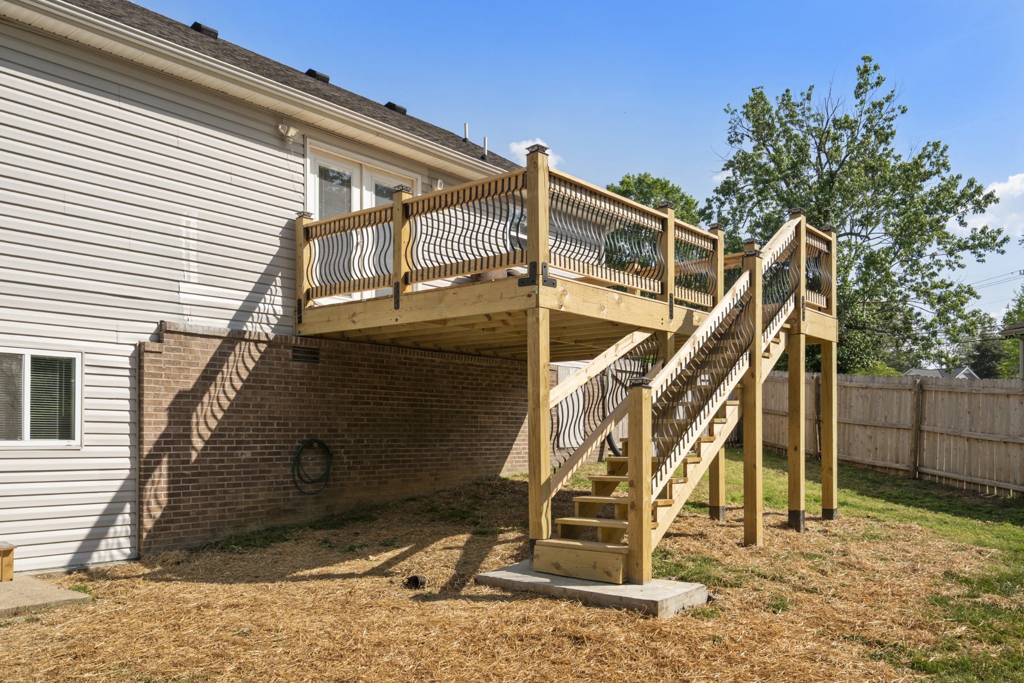 1004 Woodbrier Ln
