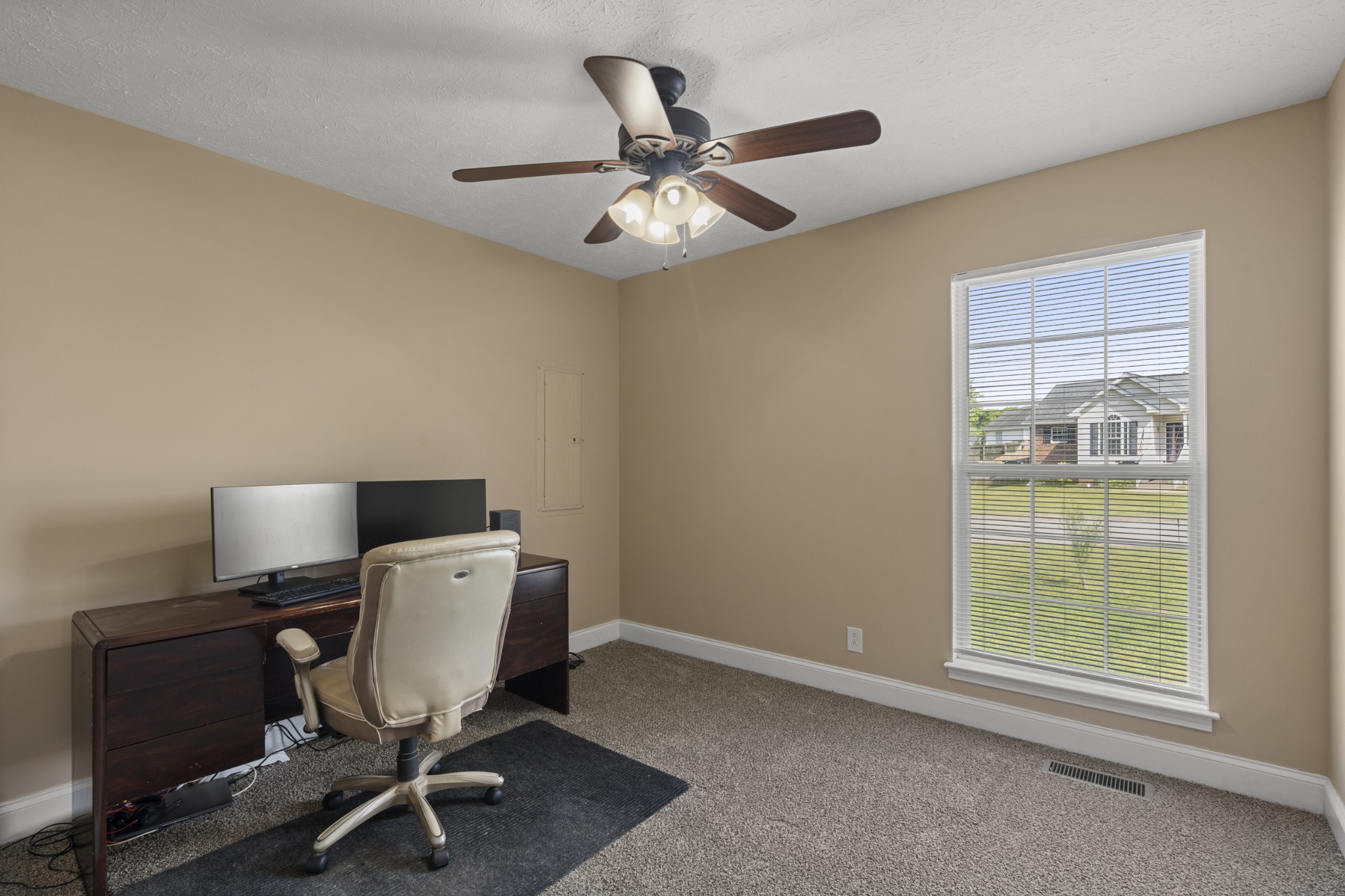 1004 Woodbrier Ln