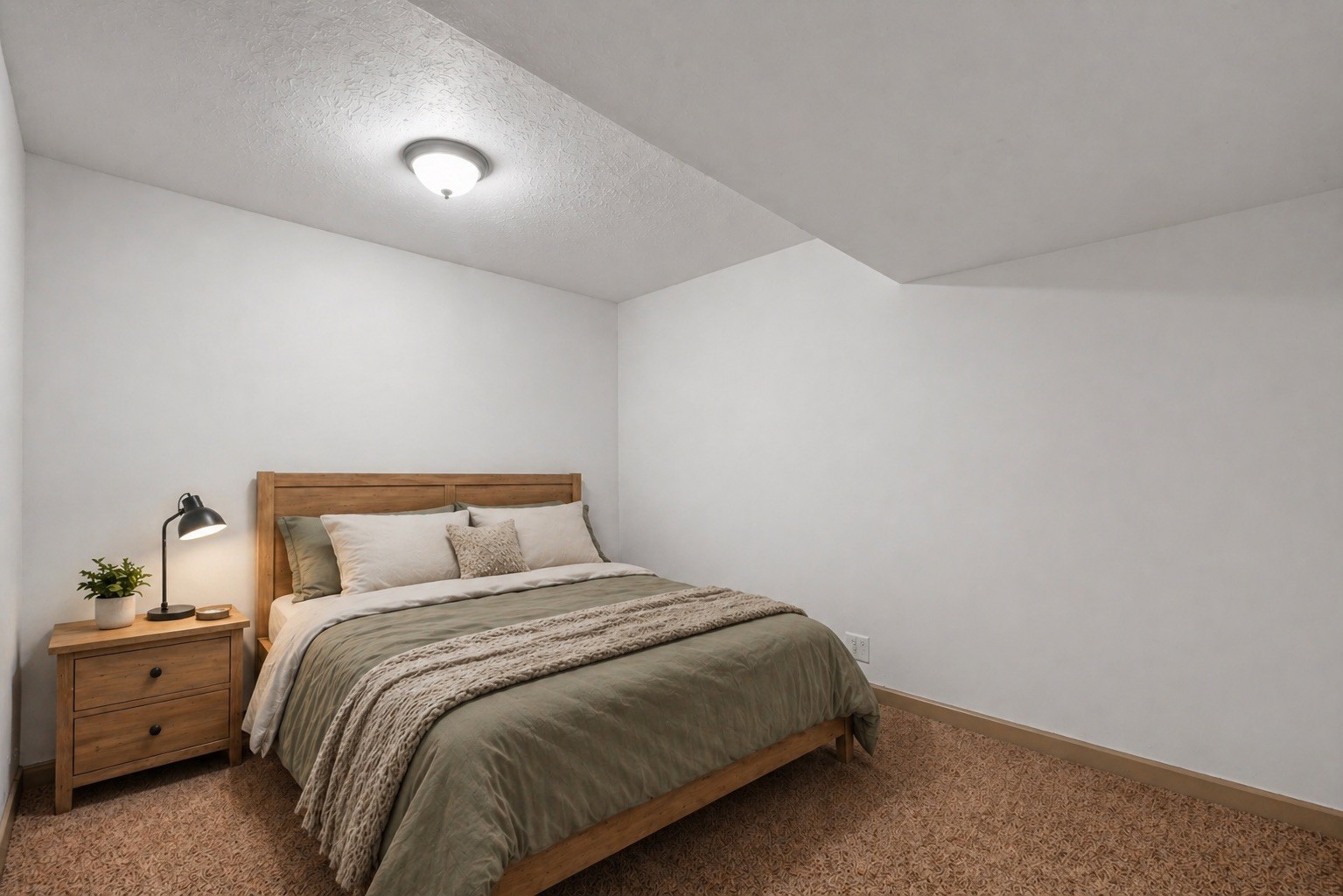 1004 Woodbrier Ln