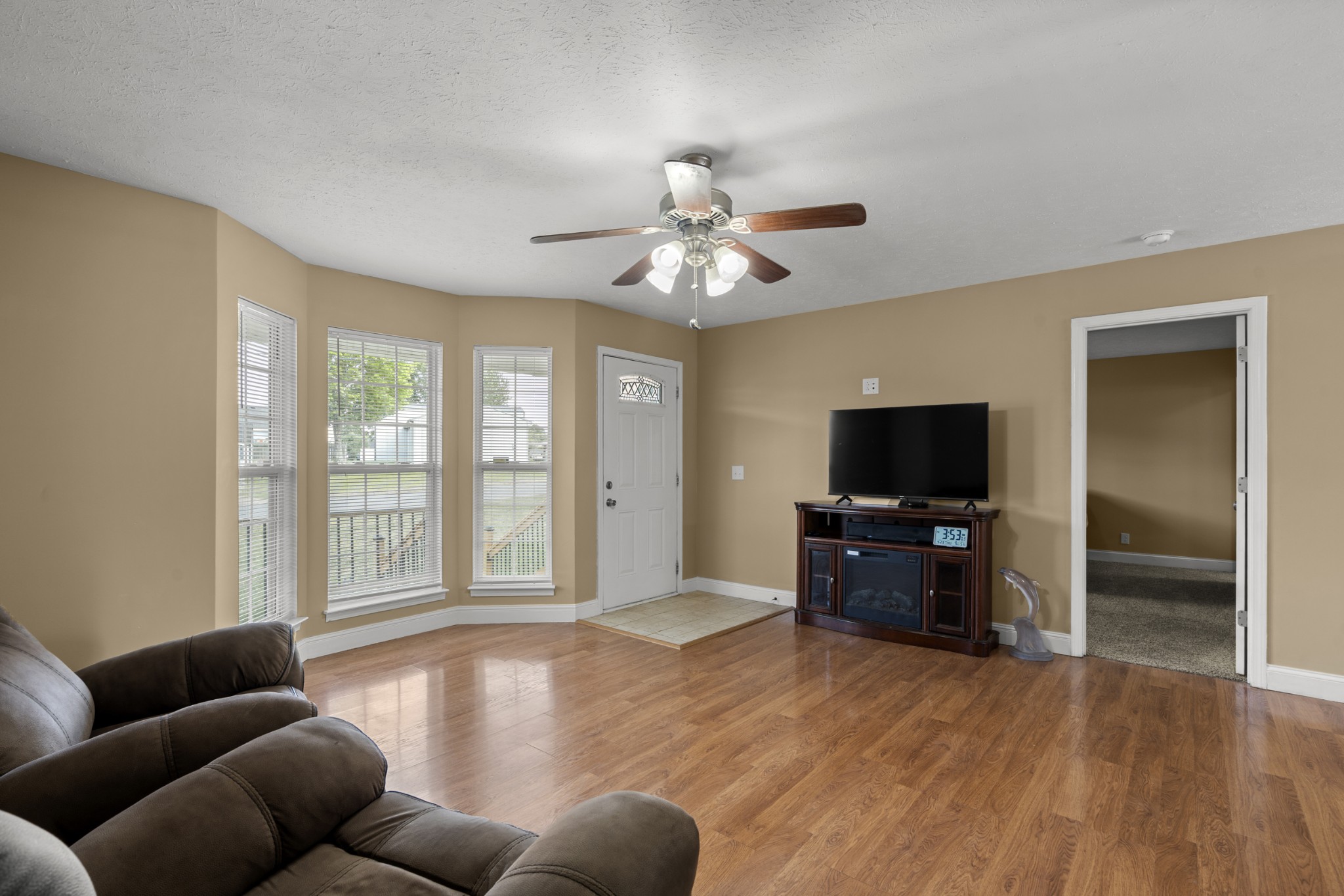 1004 Woodbrier Ln